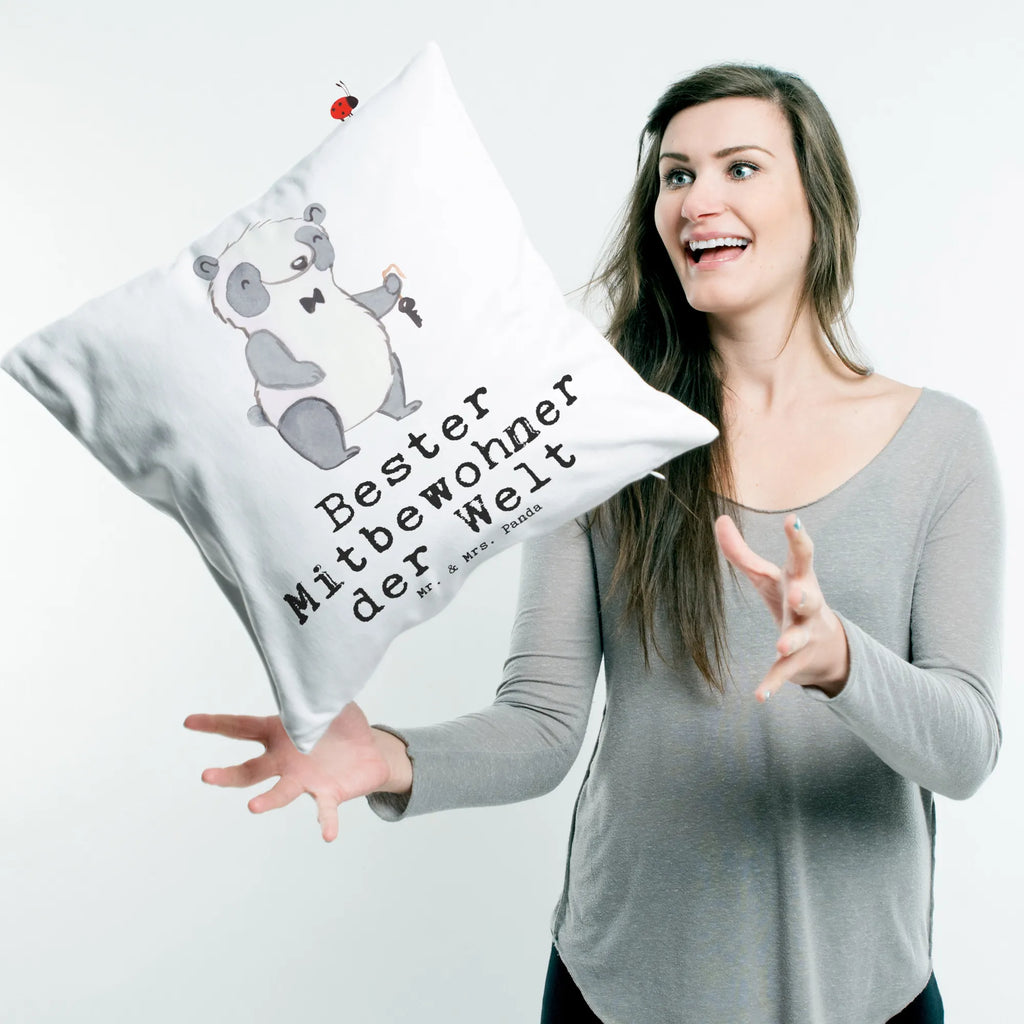40x40 Kissen Panda Bester Mitbewohner der Welt Sofakissen, Kissenbezug 40x40, Kissenbezüge, sitzkissen, Kissen, Kissen 40x40, Zierkissen, Kopfkissen 40x40, Kissenhülle, Kissen 40x40 Waschbar, Couchkissen, Kissenhülle 40x40, Dekokissen 40x40, Sofakissen 40x40, Kopfkissen, Dekokissen, sofakissen, Motivkissen, Dekokissen Sofa, für, Dankeschön, Geschenk, Schenken, Geburtstag, Geburtstagsgeschenk, Geschenkidee, Danke, Bedanken, Mitbringsel, Freude machen, Geschenktipp, Zimmernachbar, Wohngemeinschaft, Zimmerkollege, Zimmergenosse, Stubenkamerad, Mitbewohner, WG, WG-Bewohner