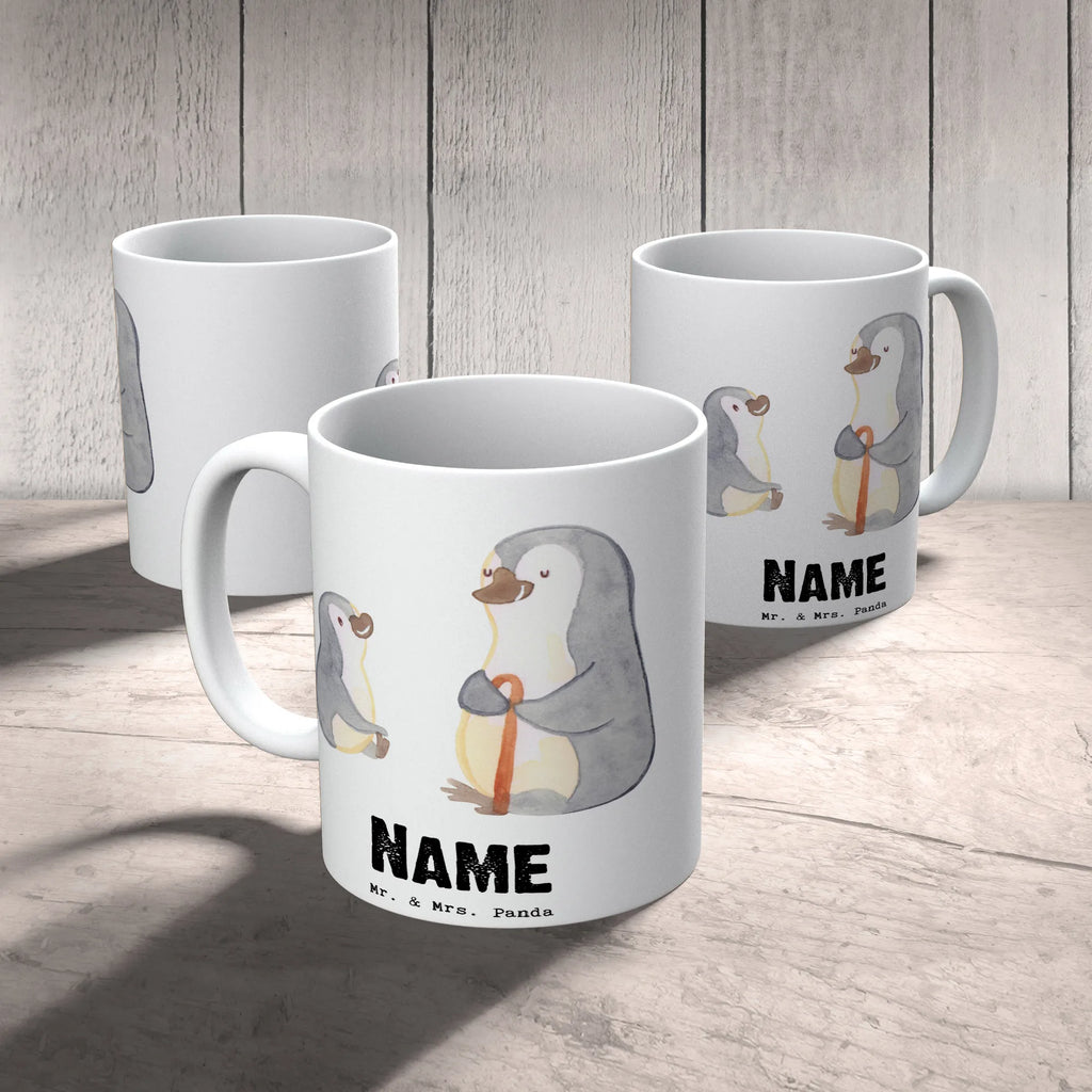Personalisierte Tasse Pinguin Bester Großvater der Welt Personalisiert, Namenstasse, Drucken, Tasse mit Namen, Personalisierte Tasse, Wunschname, Namen, Tasse, Geschenkidee, Geschenk, Schenken, Mitbringsel, Geburtstag, Geburtstagsgeschenk, für, Danke, Dankeschön, Bedanken, Freude machen, Geschenktipp, Enkelkind, Bester, Kleinigkeit, Opa, Oppi, Grossvater, Großeltern, Enkelin, Oppa, Großvater, Enkel, Opi. Großpapa