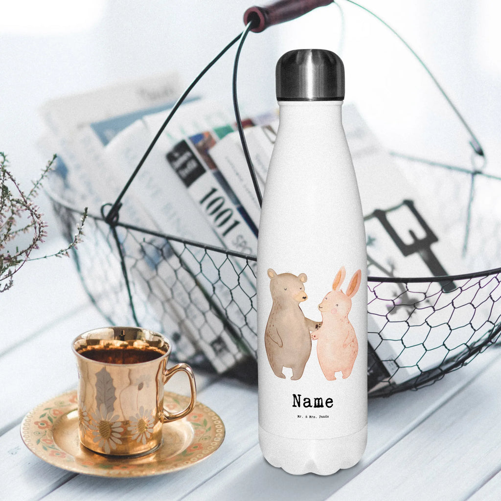 Personalisierte Thermosflasche Hase Bester Freund der Welt Thermosflasche Damen Personalisiert, Thermosflasche Herren Mit Wunschtext, Thermosflasche 1 Liter Personalisiert, Vakuumflasche Mit Namen, Umweltfreundliche Thermosflasche Mit Wunschtext, Warmhalteflasche Personalisiert, Thermosflasche Für Büro Mit Wunschtext, BPA-Freie Thermosflasche Mit Namen, Thermosflasche Für Schule Mit Gravur, Thermosflasche Outdoor Mit Gravur, Thermosflasche Wandern Mit Gravur, Thermosflasche Für Sport Mit Namen, Thermosflasche Für Wasser Personalisiert, Thermosflasche Für Tee Mit Namen, Thermosflasche Für Kaffee Mit Wunschtext, Thermosflasche Mit Wunschtext, Edelstahlflasche Mit Wunschtext, Moderne Thermosflasche Mit Text, Thermosflasche Mit Namen, Thermosflasche Mit Drehverschluss Und Gravur, Nachhaltige Thermosflasche Mit Gravur, Thermoflasche Personalisiert, Spülmaschinenfeste Thermosflasche Mit Gravur, Trinkflasche Isoliert Mit Namen, Leichte Thermosflasche Mit Wunschtext, Auslaufsichere Thermosflasche Mit Wunschtext, Thermosflasche Mit Trinkverschluss Und Namen, Thermoskanne Unterwegs Mit Namen, Thermosflasche 750ml Mit Namen, Doppelwandige Trinkflasche Mit Gravur, Thermosflasche 500ml Mit Gravur, Getränkeflasche Personalisiert, Klassische Thermosflasche Mit Namen, Thermosflasche Reisen Mit Namen, Sommerflasche Mit Wunschtext, Robuste Thermosflasche Personalisiert, Flasche Für Kohlensäure Mit Gravur, Kalthalteflasche Mit Wunschtext, Thermosflasche Kinder Mit Namen, Isolierflasche Mit Gravur, Personalisierte Thermosflasche, Thermoflasche Edelstahl Mit Gravur, für, Dankeschön, Geschenk, Schenken, Geburtstag, Geburtstagsgeschenk, Geschenkidee, Danke, Bedanken, Mitbringsel, Freude machen, Geschenktipp, Love, Partner, Mann, Lebensgefährte, Lieblingsmensch, Liebe, Ehemann, Bro, Herz, Freund, Kumpel