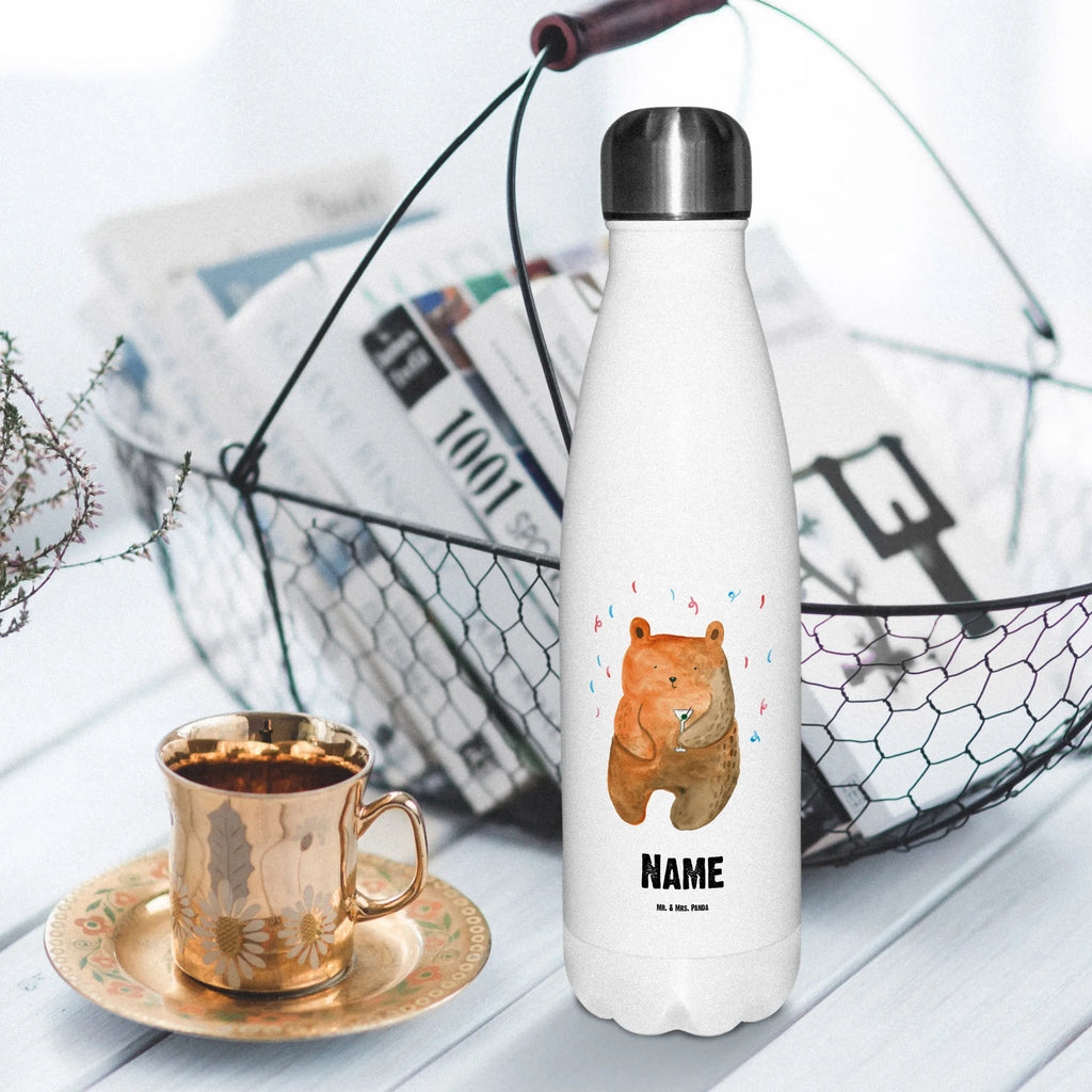 Personalisierte Thermosflasche Bär Party Thermosflasche Mit Drehverschluss Und Gravur, Edelstahlflasche Mit Wunschtext, Klassische Thermosflasche Mit Namen, Thermosflasche Reisen Mit Namen, Auslaufsichere Thermosflasche Mit Wunschtext, Thermosflasche Mit Namen, Thermosflasche Für Kaffee Mit Wunschtext, Doppelwandige Trinkflasche Mit Gravur, Vakuumflasche Mit Namen, Thermoflasche Personalisiert, Kalthalteflasche Mit Wunschtext, Thermosflasche Herren Mit Wunschtext, Thermosflasche Für Schule Mit Gravur, Thermosflasche Mit Wunschtext, Getränkeflasche Personalisiert, Thermosflasche Damen Personalisiert, Thermosflasche Outdoor Mit Gravur, Warmhalteflasche Personalisiert, Thermosflasche 500ml Mit Gravur, Thermosflasche Für Wasser Personalisiert, Thermosflasche Wandern Mit Gravur, Sommerflasche Mit Wunschtext, Thermosflasche Für Sport Mit Namen, Moderne Thermosflasche Mit Text, Thermosflasche 1 Liter Personalisiert, Thermoflasche Edelstahl Mit Gravur, Personalisierte Thermosflasche, Isolierflasche Mit Gravur, Trinkflasche Isoliert Mit Namen, Umweltfreundliche Thermosflasche Mit Wunschtext, Thermosflasche 750ml Mit Namen, Thermoskanne Unterwegs Mit Namen, Thermosflasche Für Büro Mit Wunschtext, Flasche Für Kohlensäure Mit Gravur, Robuste Thermosflasche Personalisiert, Spülmaschinenfeste Thermosflasche Mit Gravur, Thermosflasche Kinder Mit Namen, Thermosflasche Für Tee Mit Namen, Leichte Thermosflasche Mit Wunschtext, BPA-Freie Thermosflasche Mit Namen, Nachhaltige Thermosflasche Mit Gravur, Thermosflasche Mit Trinkverschluss Und Namen, Teddy, Bär, Teddybär, Geburtstagsgeschenk, Geschenk, Geburtstag, Mitbringsel, Feiern, Lustig, Party, Gute Laune, Abfeiern