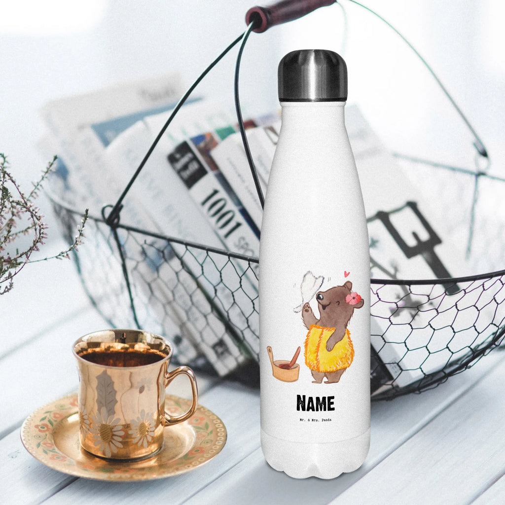 Personalisierte Thermosflasche Saunameisterin mit Herz Isolierflasche Mit Gravur, Auslaufsichere Thermosflasche Mit Wunschtext, Thermosflasche Mit Drehverschluss Und Gravur, Nachhaltige Thermosflasche Mit Gravur, Umweltfreundliche Thermosflasche Mit Wunschtext, Thermosflasche 750ml Mit Namen, BPA-Freie Thermosflasche Mit Namen, Flasche Für Kohlensäure Mit Gravur, Thermosflasche Für Tee Mit Namen, Spülmaschinenfeste Thermosflasche Mit Gravur, Thermosflasche Herren Mit Wunschtext, Thermosflasche 1 Liter Personalisiert, Thermosflasche Wandern Mit Gravur, Thermoflasche Edelstahl Mit Gravur, Thermosflasche Für Kaffee Mit Wunschtext, Thermoflasche Personalisiert, Leichte Thermosflasche Mit Wunschtext, Klassische Thermosflasche Mit Namen, Kalthalteflasche Mit Wunschtext, Doppelwandige Trinkflasche Mit Gravur, Thermoskanne Unterwegs Mit Namen, Warmhalteflasche Personalisiert, Getränkeflasche Personalisiert, Personalisierte Thermosflasche, Thermosflasche Mit Namen, Thermosflasche Für Sport Mit Namen, Trinkflasche Isoliert Mit Namen, Robuste Thermosflasche Personalisiert, Thermosflasche Outdoor Mit Gravur, Thermosflasche Kinder Mit Namen, Thermosflasche Mit Wunschtext, Vakuumflasche Mit Namen, Thermosflasche Für Schule Mit Gravur, Moderne Thermosflasche Mit Text, Thermosflasche Mit Trinkverschluss Und Namen, Thermosflasche Für Wasser Personalisiert, Edelstahlflasche Mit Wunschtext, Thermosflasche Für Büro Mit Wunschtext, Thermosflasche Reisen Mit Namen, Sommerflasche Mit Wunschtext, Thermosflasche Damen Personalisiert, Thermosflasche 500ml Mit Gravur, Geschenk, Schenken, Jubiläum, Danke, Dankeschön, Beruf, Ausbildung, Abschied, Rente, Kollege, Kollegin, Arbeitskollege, Mitarbeiter, Firma