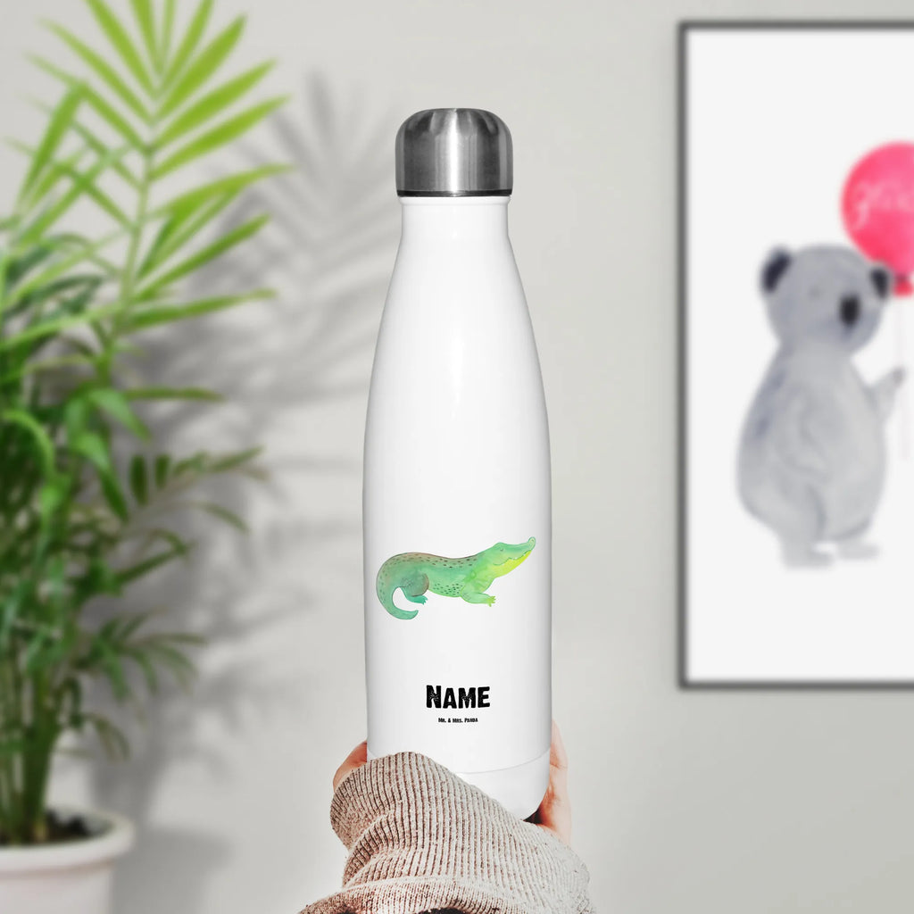 Personalisierte Thermosflasche Krokodil Thermoskanne Unterwegs Mit Namen, Thermosflasche Mit Namen, Auslaufsichere Thermosflasche Mit Wunschtext, Thermosflasche Reisen Mit Namen, Thermosflasche Herren Mit Wunschtext, Thermosflasche Damen Personalisiert, Thermosflasche 1 Liter Personalisiert, Thermosflasche Outdoor Mit Gravur, Getränkeflasche Personalisiert, Thermoflasche Edelstahl Mit Gravur, Thermosflasche Für Wasser Personalisiert, Spülmaschinenfeste Thermosflasche Mit Gravur, Edelstahlflasche Mit Wunschtext, Robuste Thermosflasche Personalisiert, Leichte Thermosflasche Mit Wunschtext, Thermosflasche Für Kaffee Mit Wunschtext, Thermosflasche Mit Trinkverschluss Und Namen, Thermosflasche Für Büro Mit Wunschtext, Trinkflasche Isoliert Mit Namen, Sommerflasche Mit Wunschtext, Warmhalteflasche Personalisiert, Thermosflasche Für Tee Mit Namen, Isolierflasche Mit Gravur, Klassische Thermosflasche Mit Namen, Personalisierte Thermosflasche, Thermosflasche Für Schule Mit Gravur, Thermosflasche Für Sport Mit Namen, Thermosflasche Kinder Mit Namen, Thermoflasche Personalisiert, Thermosflasche 500ml Mit Gravur, BPA-Freie Thermosflasche Mit Namen, Vakuumflasche Mit Namen, Doppelwandige Trinkflasche Mit Gravur, Thermosflasche Mit Drehverschluss Und Gravur, Moderne Thermosflasche Mit Text, Thermosflasche Mit Wunschtext, Nachhaltige Thermosflasche Mit Gravur, Thermosflasche Wandern Mit Gravur, Umweltfreundliche Thermosflasche Mit Wunschtext, Flasche Für Kohlensäure Mit Gravur, Thermosflasche 750ml Mit Namen, Kalthalteflasche Mit Wunschtext, Meer, Urlaub, Meerestiere, Krokodil, Beste Freundin, Spontan sein, Krokodile, Lieblingsmensch, Verrückt sein, Abenteuerlust, Freundin, Reiselust