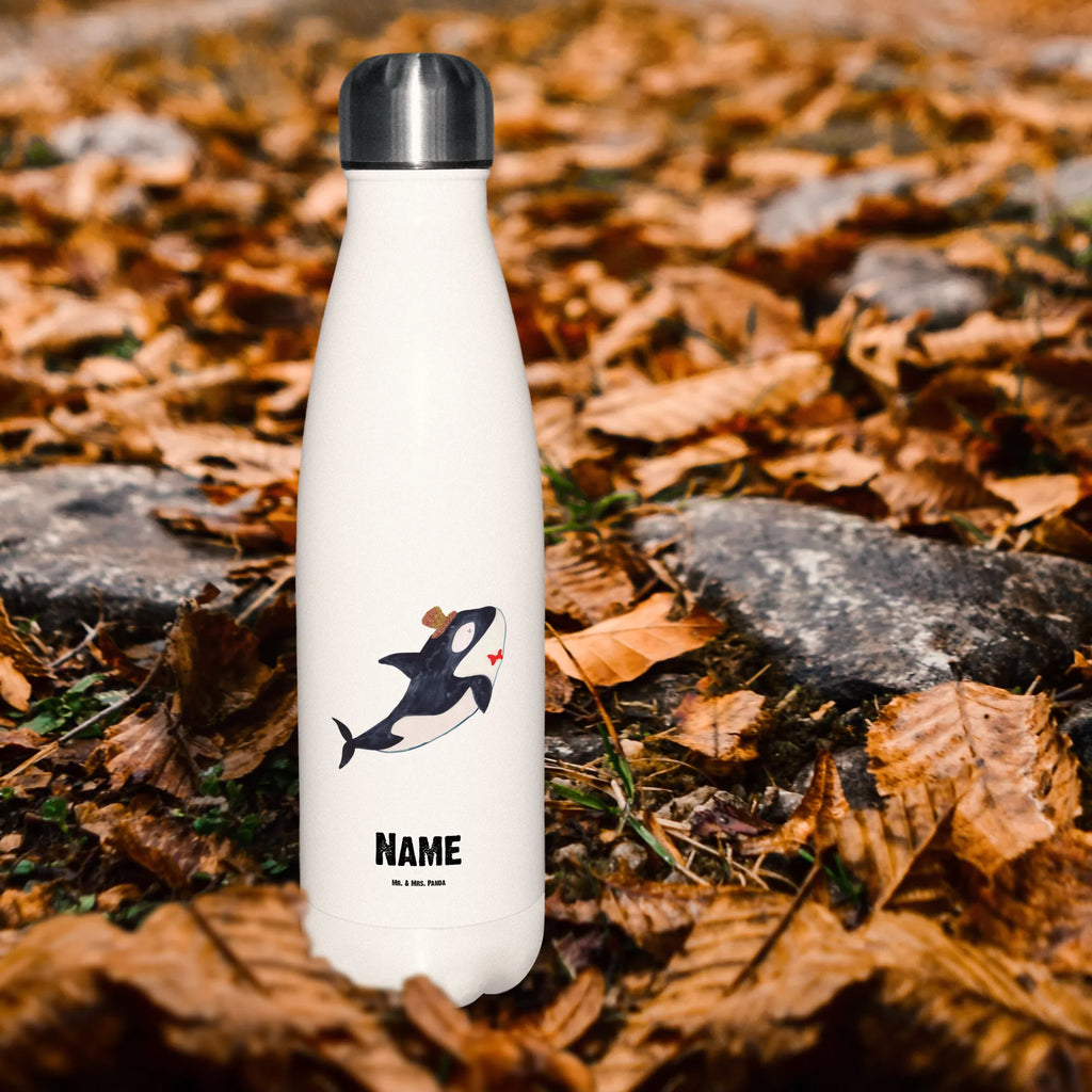 Personalisierte Thermosflasche Orca Zylinder Thermosflasche Kinder Mit Namen, Thermosflasche Outdoor Mit Gravur, Thermosflasche Herren Mit Wunschtext, Thermosflasche Mit Wunschtext, Nachhaltige Thermosflasche Mit Gravur, Thermosflasche Für Büro Mit Wunschtext, Thermoflasche Personalisiert, Thermosflasche Für Schule Mit Gravur, Thermosflasche Mit Drehverschluss Und Gravur, Thermosflasche Für Wasser Personalisiert, Auslaufsichere Thermosflasche Mit Wunschtext, Thermosflasche Reisen Mit Namen, BPA-Freie Thermosflasche Mit Namen, Sommerflasche Mit Wunschtext, Flasche Für Kohlensäure Mit Gravur, Thermosflasche Für Tee Mit Namen, Edelstahlflasche Mit Wunschtext, Thermosflasche Mit Trinkverschluss Und Namen, Getränkeflasche Personalisiert, Thermosflasche Für Sport Mit Namen, Thermosflasche Damen Personalisiert, Leichte Thermosflasche Mit Wunschtext, Moderne Thermosflasche Mit Text, Robuste Thermosflasche Personalisiert, Personalisierte Thermosflasche, Umweltfreundliche Thermosflasche Mit Wunschtext, Spülmaschinenfeste Thermosflasche Mit Gravur, Thermoskanne Unterwegs Mit Namen, Thermosflasche Mit Namen, Kalthalteflasche Mit Wunschtext, Thermosflasche Für Kaffee Mit Wunschtext, Thermosflasche Wandern Mit Gravur, Warmhalteflasche Personalisiert, Isolierflasche Mit Gravur, Thermosflasche 1 Liter Personalisiert, Thermosflasche 500ml Mit Gravur, Vakuumflasche Mit Namen, Doppelwandige Trinkflasche Mit Gravur, Thermoflasche Edelstahl Mit Gravur, Trinkflasche Isoliert Mit Namen, Klassische Thermosflasche Mit Namen, Thermosflasche 750ml Mit Namen, Meerestiere, Meer, Urlaub, Geburtstag, Narwal, Glitzer, Konfetti, Orca, Glückwunsch, Fest, Glitter, Fete, Feier
