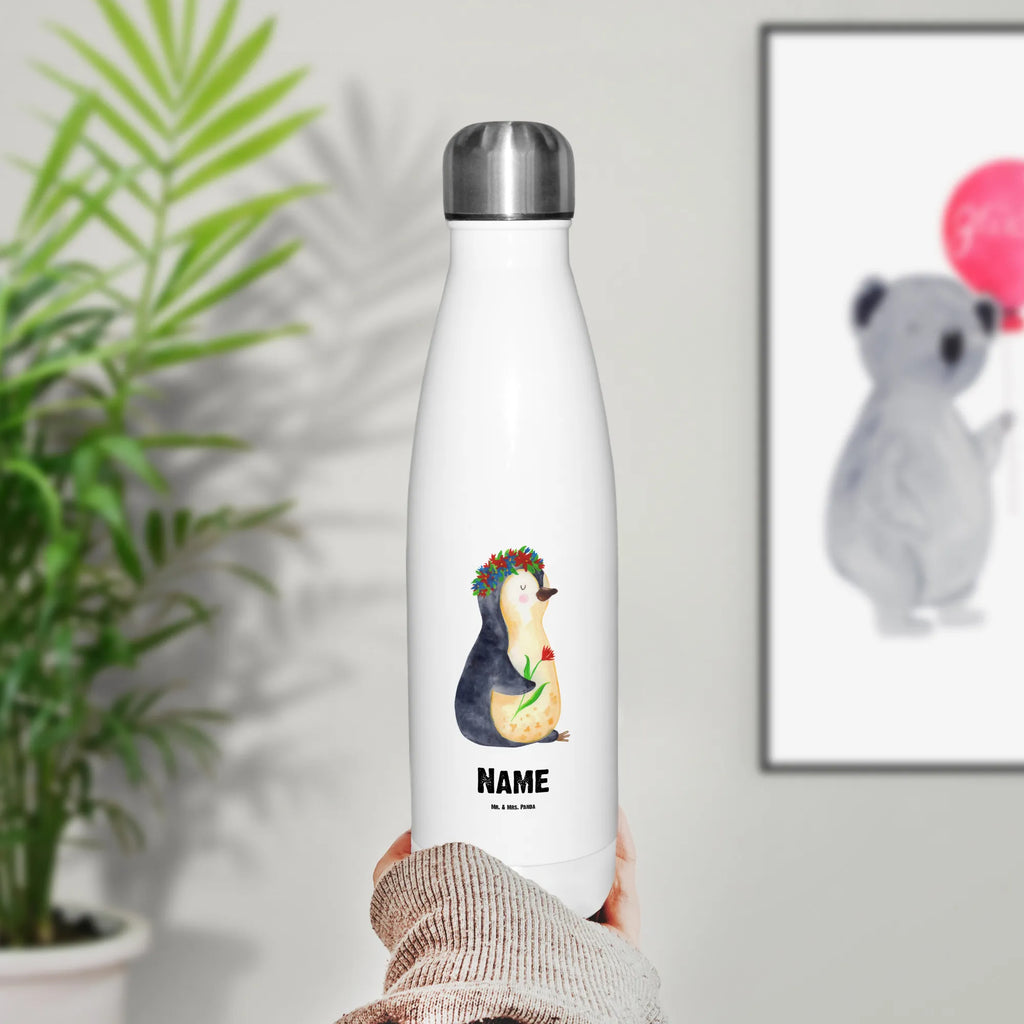 Personalisierte Thermosflasche Pinguin Blumenkranz BPA-Freie Thermosflasche Mit Namen, Umweltfreundliche Thermosflasche Mit Wunschtext, Isolierflasche Mit Gravur, Spülmaschinenfeste Thermosflasche Mit Gravur, Thermosflasche 750ml Mit Namen, Thermoflasche Edelstahl Mit Gravur, Thermosflasche Für Kaffee Mit Wunschtext, Sommerflasche Mit Wunschtext, Auslaufsichere Thermosflasche Mit Wunschtext, Nachhaltige Thermosflasche Mit Gravur, Getränkeflasche Personalisiert, Thermosflasche Mit Wunschtext, Thermosflasche Damen Personalisiert, Edelstahlflasche Mit Wunschtext, Moderne Thermosflasche Mit Text, Thermosflasche Herren Mit Wunschtext, Flasche Für Kohlensäure Mit Gravur, Klassische Thermosflasche Mit Namen, Thermosflasche Outdoor Mit Gravur, Thermosflasche 500ml Mit Gravur, Thermosflasche 1 Liter Personalisiert, Thermosflasche Für Schule Mit Gravur, Thermosflasche Wandern Mit Gravur, Thermosflasche Kinder Mit Namen, Thermosflasche Reisen Mit Namen, Kalthalteflasche Mit Wunschtext, Leichte Thermosflasche Mit Wunschtext, Robuste Thermosflasche Personalisiert, Thermosflasche Mit Drehverschluss Und Gravur, Personalisierte Thermosflasche, Trinkflasche Isoliert Mit Namen, Thermosflasche Für Büro Mit Wunschtext, Thermosflasche Für Tee Mit Namen, Doppelwandige Trinkflasche Mit Gravur, Warmhalteflasche Personalisiert, Thermosflasche Für Wasser Personalisiert, Thermosflasche Mit Namen, Thermoflasche Personalisiert, Thermoskanne Unterwegs Mit Namen, Vakuumflasche Mit Namen, Thermosflasche Für Sport Mit Namen, Thermosflasche Mit Trinkverschluss Und Namen, Pinguin, Universum, Wünsche, Liebeskummer, Ziele, Pinguine, Motivation, Lebensziele, Geschenkidee, Blumenkranz, Leben, Lebenslust
