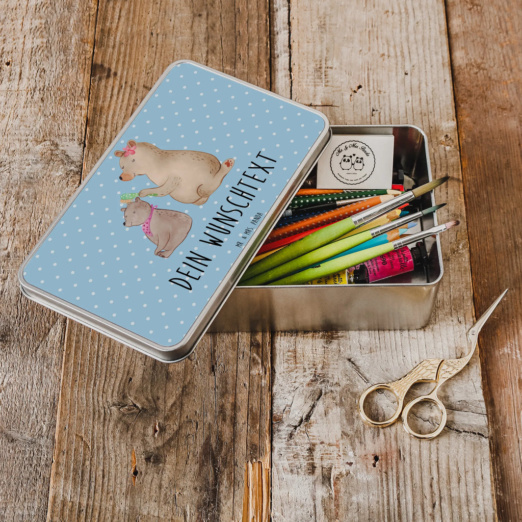 Personalisierte Metalldose Bär mit Kind Basteldose Mit Wunschtext, Süßigkeitendose Mit Namen, Blechdose Mit Gravur, Teedose Mit Wunschtext, Aufbewahrungsbox Metall Mit Namen, Metalldose Mit Liebevollem Text, Metalldose Für Kinder Mit Namen, Metalldose Für Erwachsene Personalisiert, Große Metalldose Mit Gravur, Aufbewahrungsdose Metall Personalisiert, Metalldose Für Küche Mit Wunschtext, Personalisierbare Vorratsdose Metall, Vorratsbehälter Metall Mit Gravur, Schmuckdose Metall Personalisiert, Bedruckte Metalldose Mit Wunschtext, Runde Metalldose Mit Wunschtext, Nostalgische Metalldose Mit Wunschtext, Metalldose Mit Namen, Rechteckige Metalldose Mit Namen, Metalldose Mit Initialen, Deko Metalldose Personalisiert, Personalisierte Metalldose, Geschenkverpackung Metall Mit Gravur, Kleine Metalldose Mit Text, Metalldose Mit Wunschtext, Verpackungsdose Mit Wunschtext, Vorratsdose Metall Mit Gravur, Keksdose Mit Gravur, Geschenkbox Metall Mit Namen, Retro Metalldose Mit Gravur, Dose Aus Metall Mit Wunschtext, Vintage Blechdose Personalisiert, Blechdose Mit Spruch, Schwester, Familie, Vatertag, Opa, Oma, Muttertag, Papa, Mama, Bruder, Geschenk, Mutti, Mutter