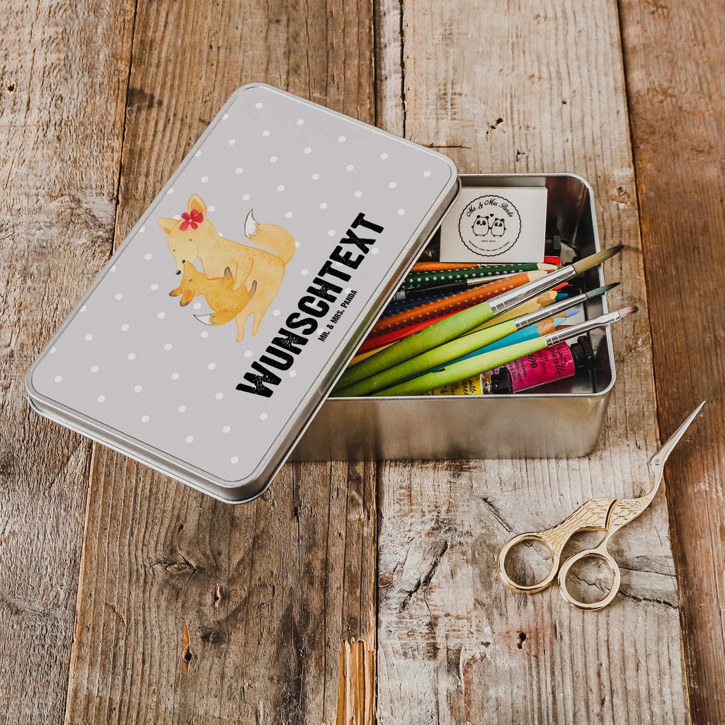 Spersonalizowana metalowa puszka Lis Mama Vintage Blechdose Personalisiert, Retro Metalldose Mit Gravur, Teedose Mit Wunschtext, Schmuckdose Metall Personalisiert, Runde Metalldose Mit Wunschtext, Verpackungsdose Mit Wunschtext, Große Metalldose Mit Gravur, Kleine Metalldose Mit Text, Blechdose Mit Spruch, Metalldose Mit Wunschtext, Basteldose Mit Wunschtext, Metalldose Für Küche Mit Wunschtext, Metalldose Für Erwachsene Personalisiert, Vorratsdose Metall Mit Gravur, Personalisierbare Vorratsdose Metall, Metalldose Mit Initialen, Nostalgische Metalldose Mit Wunschtext, Vorratsbehälter Metall Mit Gravur, Geschenkverpackung Metall Mit Gravur, Süßigkeitendose Mit Namen, Keksdose Mit Gravur, Metalldose Mit Liebevollem Text, Metalldose Für Kinder Mit Namen, Rechteckige Metalldose Mit Namen, Geschenkbox Metall Mit Namen, Metalldose Mit Namen, Aufbewahrungsdose Metall Personalisiert, Aufbewahrungsbox Metall Mit Namen, Bedruckte Metalldose Mit Wunschtext, Personalisierte Metalldose, Blechdose Mit Gravur, Dose Aus Metall Mit Wunschtext, Deko Metalldose Personalisiert, Muttertag, Vatertag, Mama, Papa, Oma, Opa, Familie, Schwester, Bruder, Geschenk, Beste Tochter, Tochter, Mutter, Lieblingstochter