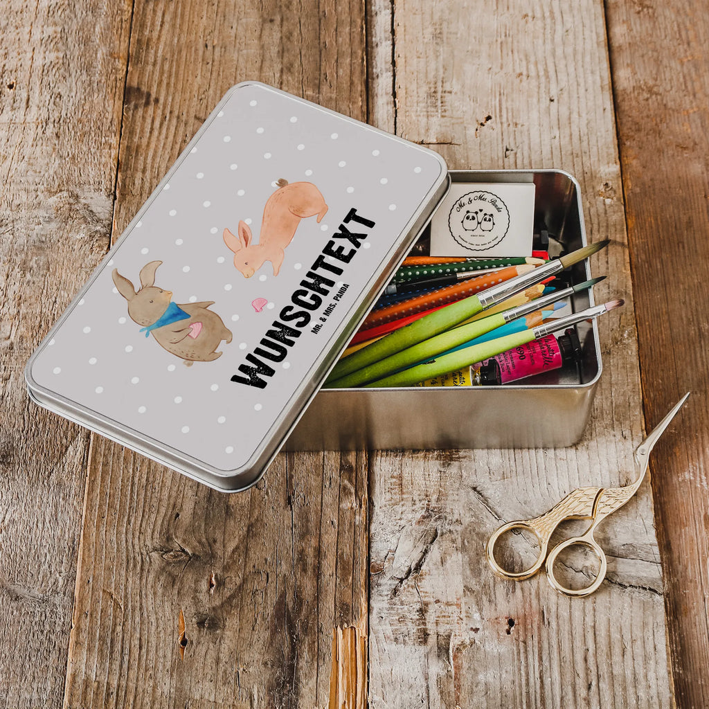 Personalisierte Metalldose Hasen Muschel Geschenkverpackung Metall Mit Gravur, Metalldose Mit Namen, Verpackungsdose Mit Wunschtext, Schmuckdose Metall Personalisiert, Metalldose Mit Wunschtext, Basteldose Mit Wunschtext, Metalldose Mit Initialen, Metalldose Zum Selbstgestalten, Rechteckige Metalldose Mit Namen, Vintage Blechdose Personalisiert, Aufbewahrungsdose Metall Personalisiert, Bedruckte Metalldose Mit Wunschtext, Nostalgische Metalldose Mit Wunschtext, Personalisierte Metalldose, Runde Metalldose Mit Wunschtext, Personalisierbare Vorratsdose Metall, Süßigkeitendose Mit Namen, Metalldose Für Kinder Mit Namen, Retro Metalldose Mit Gravur, Vorratsbehälter Metall Mit Gravur, Metalldose Für Erwachsene Personalisiert, Blechdose Mit Spruch, Geschenkbox Metall Mit Namen, Metalldose Für Küche Mit Wunschtext, Teedose Mit Wunschtext, Metalldose Mit Liebevollem Text, Kleine Metalldose Mit Text, Große Metalldose Mit Gravur, Vorratsdose Metall Mit Gravur, Blechdose Mit Gravur, Dose Aus Metall Mit Wunschtext, Aufbewahrungsbox Metall Mit Namen, Keksdose Mit Gravur, Deko Metalldose Personalisiert, Familie, Vatertag, Muttertag, Bruder, Schwester, Mama, Papa, Oma, Opa, Freundinnen, Muscheln, beste Freundin, best friends, Muscheln sammeln, Hasen, Meer, Freundin, BFF