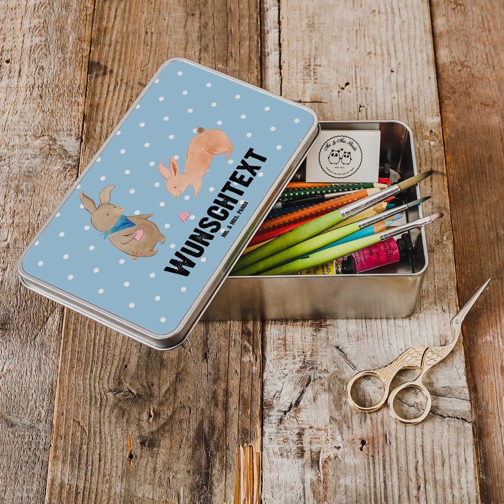 Personalisierte Metalldose Hasen Muschel Geschenkverpackung Metall Mit Gravur, Metalldose Mit Namen, Verpackungsdose Mit Wunschtext, Schmuckdose Metall Personalisiert, Metalldose Mit Wunschtext, Basteldose Mit Wunschtext, Metalldose Mit Initialen, Metalldose Zum Selbstgestalten, Rechteckige Metalldose Mit Namen, Vintage Blechdose Personalisiert, Aufbewahrungsdose Metall Personalisiert, Bedruckte Metalldose Mit Wunschtext, Nostalgische Metalldose Mit Wunschtext, Personalisierte Metalldose, Runde Metalldose Mit Wunschtext, Personalisierbare Vorratsdose Metall, Süßigkeitendose Mit Namen, Metalldose Für Kinder Mit Namen, Retro Metalldose Mit Gravur, Vorratsbehälter Metall Mit Gravur, Metalldose Für Erwachsene Personalisiert, Blechdose Mit Spruch, Geschenkbox Metall Mit Namen, Metalldose Für Küche Mit Wunschtext, Teedose Mit Wunschtext, Metalldose Mit Liebevollem Text, Kleine Metalldose Mit Text, Große Metalldose Mit Gravur, Vorratsdose Metall Mit Gravur, Blechdose Mit Gravur, Dose Aus Metall Mit Wunschtext, Aufbewahrungsbox Metall Mit Namen, Keksdose Mit Gravur, Deko Metalldose Personalisiert, Familie, Vatertag, Muttertag, Bruder, Schwester, Mama, Papa, Oma, Opa, Freundinnen, Muscheln, beste Freundin, best friends, Muscheln sammeln, Hasen, Meer, Freundin, BFF