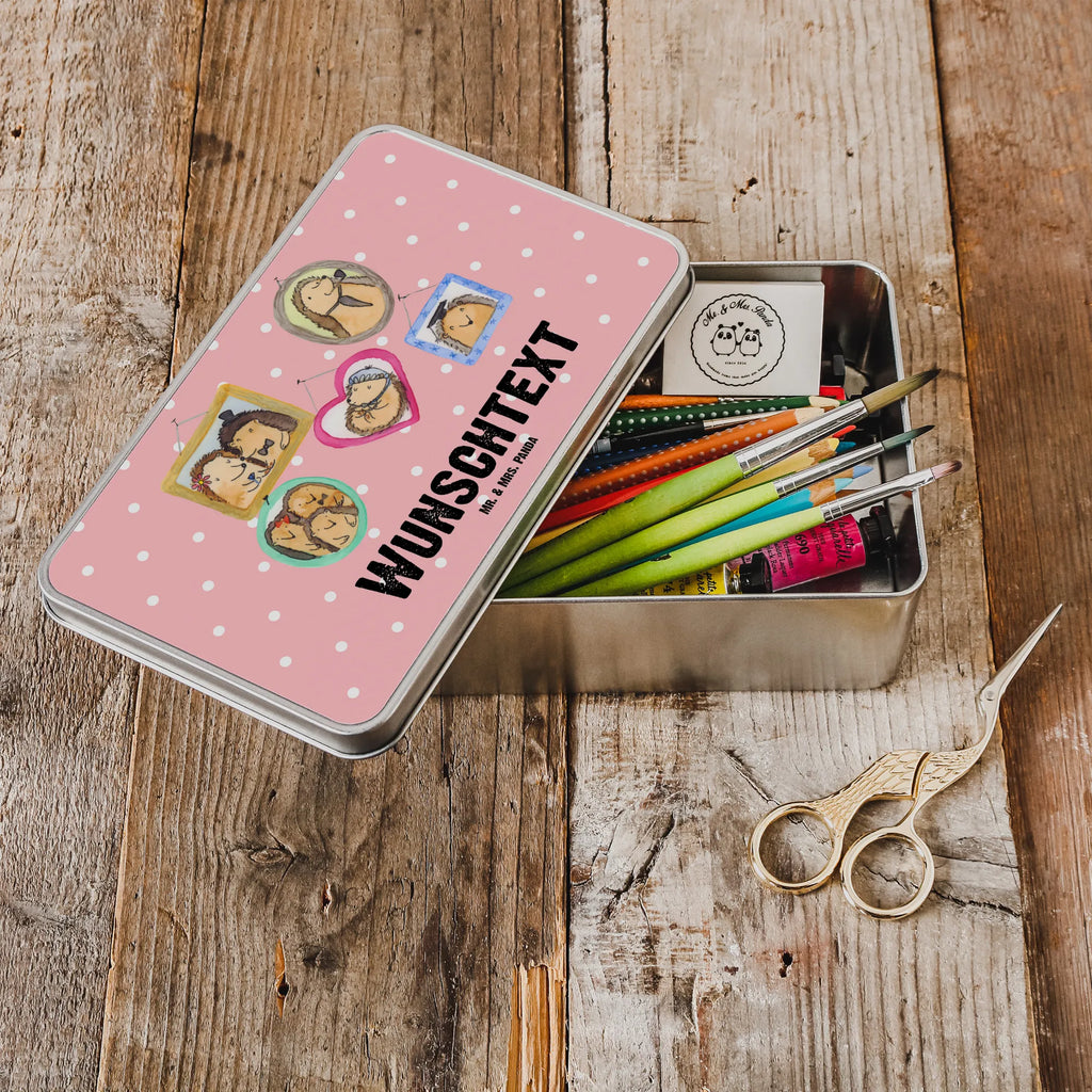 Personalisierte Metalldose Igel Familie Aufbewahrungsbox Metall Mit Namen, Blechdose Mit Spruch, Metalldose Mit Namen, Große Metalldose Mit Gravur, Vorratsbehälter Metall Mit Gravur, Vintage Blechdose Personalisiert, Metalldose Mit Liebevollem Text, Metalldose Für Kinder Mit Namen, Blechdose Mit Gravur, Schmuckdose Metall Personalisiert, Nostalgische Metalldose Mit Wunschtext, Rechteckige Metalldose Mit Namen, Vorratsdose Metall Mit Gravur, Runde Metalldose Mit Wunschtext, Metalldose Mit Wunschtext, Metalldose Für Erwachsene Personalisiert, Retro Metalldose Mit Gravur, Basteldose Mit Wunschtext, Aufbewahrungsdose Metall Personalisiert, Dose Aus Metall Mit Wunschtext, Personalisierte Metalldose, Süßigkeitendose Mit Namen, Geschenkbox Metall Mit Namen, Verpackungsdose Mit Wunschtext, Bedruckte Metalldose Mit Wunschtext, Kleine Metalldose Mit Text, Deko Metalldose Personalisiert, Metalldose Mit Initialen, Personalisierbare Vorratsdose Metall, Teedose Mit Wunschtext, Geschenkverpackung Metall Mit Gravur, Keksdose Mit Gravur, Metalldose Für Küche Mit Wunschtext, Schwester, Familie, Vatertag, Opa, Oma, Muttertag, Papa, Mama, Bruder, Liebe, Zusammenhalt, Bilder, Glück, Igel