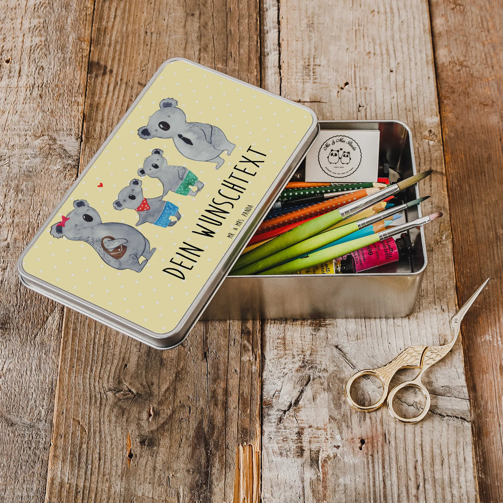 Personalisierte Metalldose Koala Familie zwei Verpackungsdose Mit Wunschtext, Blechdose Mit Spruch, Retro Metalldose Mit Gravur, Blechdose Mit Gravur, Metalldose Mit Wunschtext, Metalldose Mit Initialen, Süßigkeitendose Mit Namen, Basteldose Mit Wunschtext, Personalisierbare Vorratsdose Metall, Vorratsbehälter Metall Mit Gravur, Deko Metalldose Personalisiert, Runde Metalldose Mit Wunschtext, Keksdose Mit Gravur, Teedose Mit Wunschtext, Geschenkverpackung Metall Mit Gravur, Bedruckte Metalldose Mit Wunschtext, Vorratsdose Metall Mit Gravur, Nostalgische Metalldose Mit Wunschtext, Geschenkbox Metall Mit Namen, Aufbewahrungsdose Metall Personalisiert, Metalldose Für Küche Mit Wunschtext, Dose Aus Metall Mit Wunschtext, Personalisierte Metalldose, Metalldose Mit Namen, Aufbewahrungsbox Metall Mit Namen, Kleine Metalldose Mit Text, Metalldose Für Kinder Mit Namen, Rechteckige Metalldose Mit Namen, Schmuckdose Metall Personalisiert, Metalldose Für Erwachsene Personalisiert, Metalldose Mit Liebevollem Text, Große Metalldose Mit Gravur, Vintage Blechdose Personalisiert, Schwester, Familie, Vatertag, Opa, Oma, Muttertag, Papa, Mama, Bruder, Beste Familie, Familienleben, Koalabär, Familienzeit, Lieblingsfamilie, Koala, Koalafamilie