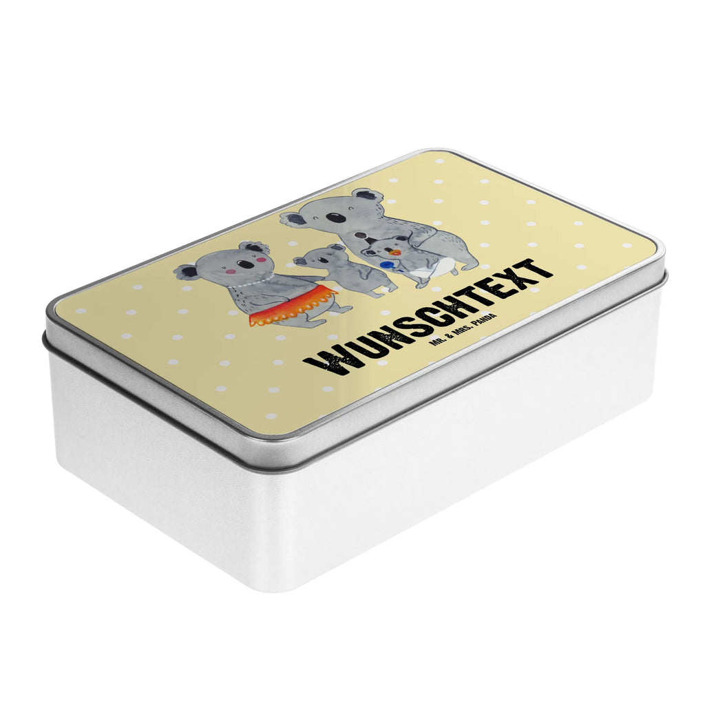 Personalisierte Metalldose Koala Familie Geschenkverpackung Metall Mit Gravur, Metalldose Mit Liebevollem Text, Aufbewahrungsbox Metall Mit Namen, Rechteckige Metalldose Mit Namen, Dose Aus Metall Mit Wunschtext, Bedruckte Metalldose Mit Wunschtext, Personalisierte Metalldose, Verpackungsdose Mit Wunschtext, Vintage Blechdose Personalisiert, Süßigkeitendose Mit Namen, Kleine Metalldose Mit Text, Personalisierbare Vorratsdose Metall, Basteldose Mit Wunschtext, Metalldose Für Küche Mit Wunschtext, Metalldose Mit Wunschtext, Teedose Mit Wunschtext, Große Metalldose Mit Gravur, Metalldose Mit Initialen, Vorratsdose Metall Mit Gravur, Deko Metalldose Personalisiert, Vorratsbehälter Metall Mit Gravur, Blechdose Mit Spruch, Metalldose Für Erwachsene Personalisiert, Keksdose Mit Gravur, Nostalgische Metalldose Mit Wunschtext, Metalldose Für Kinder Mit Namen, Blechdose Mit Gravur, Schmuckdose Metall Personalisiert, Geschenkbox Metall Mit Namen, Metalldose Mit Namen, Retro Metalldose Mit Gravur, Runde Metalldose Mit Wunschtext, Aufbewahrungsdose Metall Personalisiert, Schwester, Familie, Vatertag, Opa, Oma, Muttertag, Papa, Mama, Bruder, Family, Geschwister, Kinder, Koalas, Koala, Familienleben