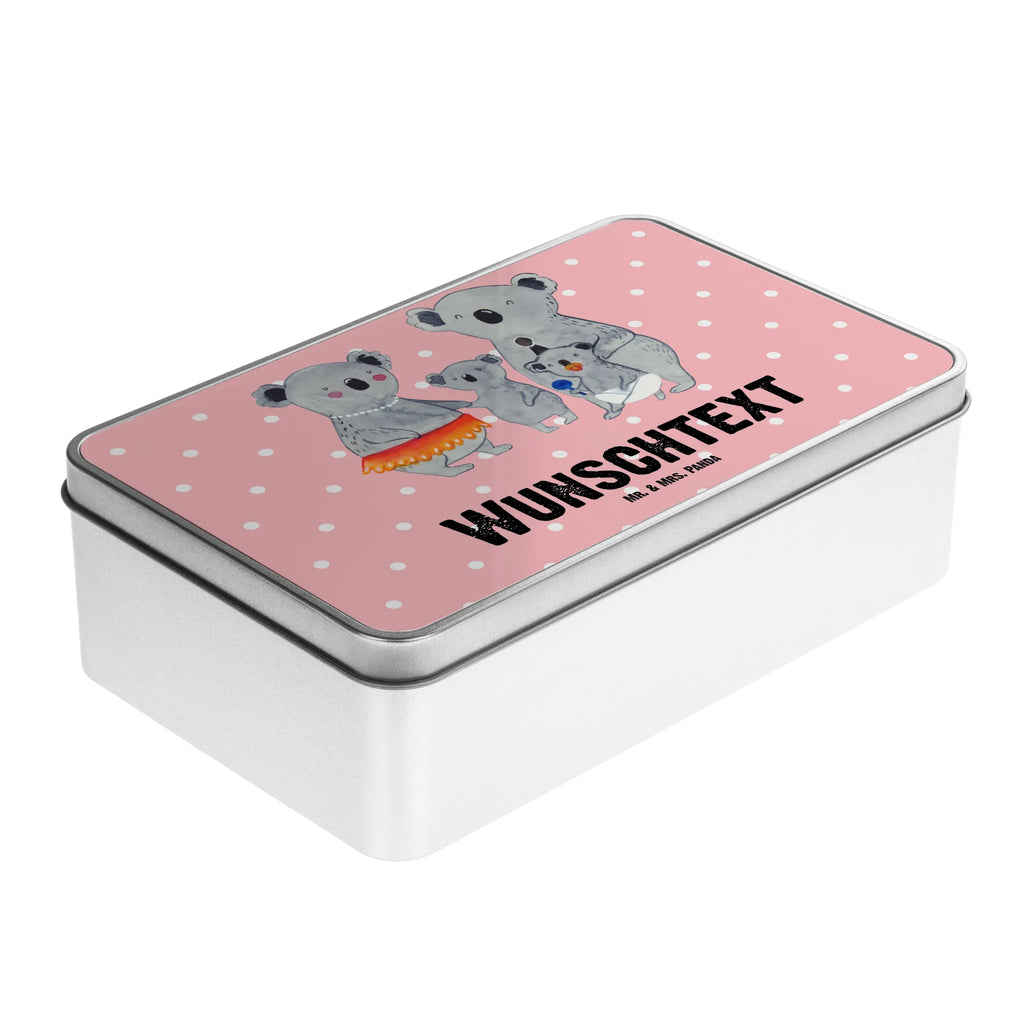 Personalisierte Metalldose Koala Familie Geschenkverpackung Metall Mit Gravur, Metalldose Mit Liebevollem Text, Aufbewahrungsbox Metall Mit Namen, Rechteckige Metalldose Mit Namen, Dose Aus Metall Mit Wunschtext, Bedruckte Metalldose Mit Wunschtext, Personalisierte Metalldose, Verpackungsdose Mit Wunschtext, Vintage Blechdose Personalisiert, Süßigkeitendose Mit Namen, Kleine Metalldose Mit Text, Personalisierbare Vorratsdose Metall, Basteldose Mit Wunschtext, Metalldose Für Küche Mit Wunschtext, Metalldose Mit Wunschtext, Teedose Mit Wunschtext, Große Metalldose Mit Gravur, Metalldose Mit Initialen, Vorratsdose Metall Mit Gravur, Deko Metalldose Personalisiert, Vorratsbehälter Metall Mit Gravur, Blechdose Mit Spruch, Metalldose Für Erwachsene Personalisiert, Keksdose Mit Gravur, Nostalgische Metalldose Mit Wunschtext, Metalldose Für Kinder Mit Namen, Blechdose Mit Gravur, Schmuckdose Metall Personalisiert, Geschenkbox Metall Mit Namen, Metalldose Mit Namen, Retro Metalldose Mit Gravur, Runde Metalldose Mit Wunschtext, Aufbewahrungsdose Metall Personalisiert, Schwester, Familie, Vatertag, Opa, Oma, Muttertag, Papa, Mama, Bruder, Family, Geschwister, Kinder, Koalas, Koala, Familienleben