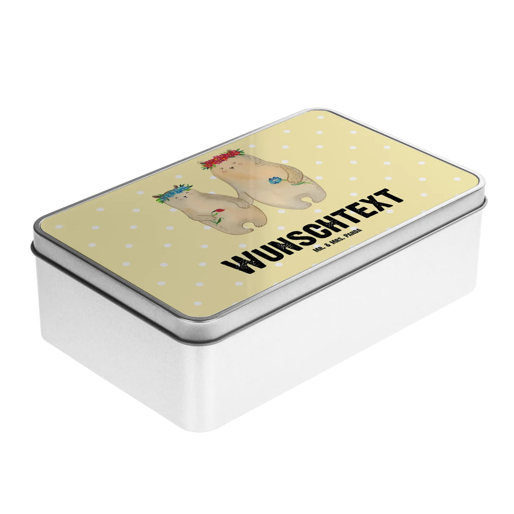 Personalisierte Metalldose Bären mit Blumenkranz Vintage Blechdose Personalisiert, Aufbewahrungsbox Metall Mit Namen, Bedruckte Metalldose Mit Wunschtext, Metalldose Mit Initialen, Geschenkbox Metall Mit Namen, Teedose Mit Wunschtext, Kleine Metalldose Mit Text, Verpackungsdose Mit Wunschtext, Vorratsbehälter Metall Mit Gravur, Keksdose Mit Gravur, Blechdose Mit Gravur, Metalldose Für Küche Mit Wunschtext, Nostalgische Metalldose Mit Wunschtext, Vorratsdose Metall Mit Gravur, Personalisierbare Vorratsdose Metall, Geschenkverpackung Metall Mit Gravur, Deko Metalldose Personalisiert, Schmuckdose Metall Personalisiert, Große Metalldose Mit Gravur, Metalldose Mit Wunschtext, Retro Metalldose Mit Gravur, Personalisierte Metalldose, Blechdose Mit Spruch, Metalldose Mit Namen, Basteldose Mit Wunschtext, Runde Metalldose Mit Wunschtext, Rechteckige Metalldose Mit Namen, Metalldose Für Kinder Mit Namen, Metalldose Mit Liebevollem Text, Metalldose Für Erwachsene Personalisiert, Dose Aus Metall Mit Wunschtext, Süßigkeitendose Mit Namen, Aufbewahrungsdose Metall Personalisiert, Schwester, Familie, Vatertag, Opa, Oma, Muttertag, Papa, Mama, Bruder, Weltbeste Mama, Geschenk Mama. Muttertag, Vorbild, Mutti, Mami, Lieblingsmensch, Töchter, Kind, Beste Mutter, Mutter, Tochter, Kinder, Bären, Lieblingsmama, Bär, Family