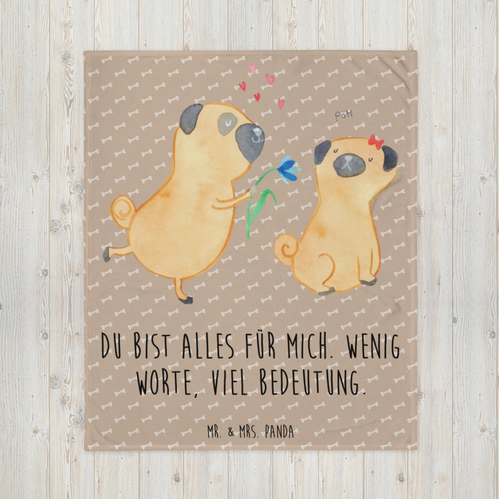 Kuscheldecke Mops verliebt Mikrofaser Decke, Kuscheldecke XXL, Dekoration, Wohndecke, Gemütlich, Kinderdecke, Dekodecke, Wolldecke, Sofadecke, Decke, Kuschelfleecedecke, Jahrestagsgeschenk, Schmusedecke, Tagesdecke, Entspannen, Wohnzimmerdecke, Weihnachtsgeschenk, Fleecedecke, Hunderasse, Hundebesitzer, Sprüche, Hundemotiv, Haustier, Tierliebhaber, Hund, Hundeliebe, Verliebt, Liebe, Mops, Geschenk Freund, Möpse, Partner, Liebesspruch. Verlobt