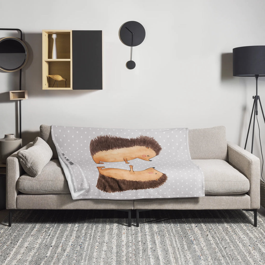 Kuscheldecke Igel Liebe Tagesdecke, Decke, Sofadecke, Kuscheldecke XXL, Gemütlich, Dekodecke, Weihnachtsgeschenk, Jahrestagsgeschenk, Fleecedecke, Kuschelfleecedecke, Dekoration, Schmusedecke, Mikrofaser Decke, Wohndecke, Entspannen, Wolldecke, Wohnzimmerdecke, Kinderdecke, Freundin, Freund, Liebe, Liebesgeschenk, Jahrestag, Verlobung, Partner, Ehemann, Ehefrau, Heiraten, Heiratsantrag, Hocheitstag, Geschenk, Verlobt, Igel, Verliebt, Liebesbeweis, Verheiratet, Hochzeit, Hochzeitstag