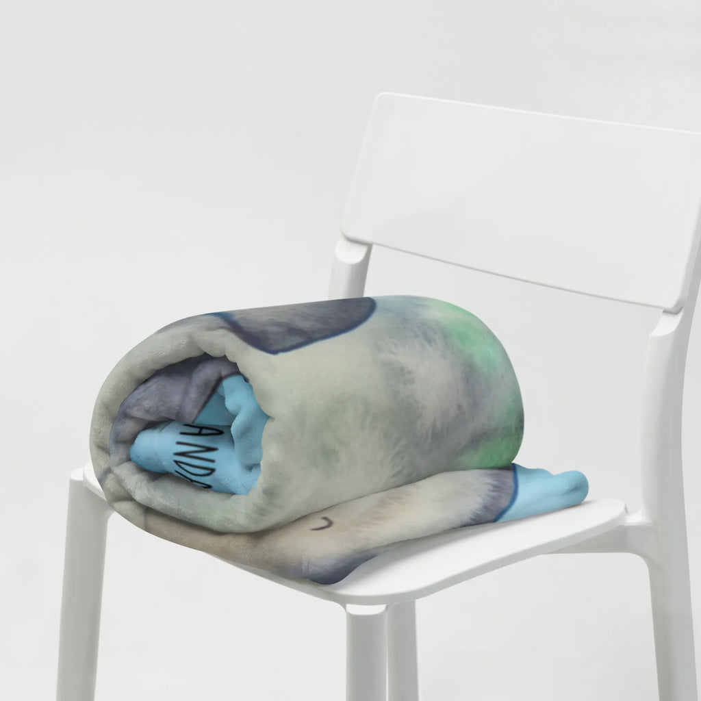 Kuscheldecke Seekuh Happy Schmusedecke, Wohnzimmerdecke, Weihnachtsgeschenk, Dekoration, Fleecedecke, Sofadecke, Kuscheldecke XXL, Dekodecke, Kuschelfleecedecke, Gemütlich, Decke, Mikrofaser Decke, Tagesdecke, Wohndecke, Entspannen, Wolldecke, Jahrestagsgeschenk, Kinderdecke, Urlaub, Meer, Meerestiere, Freundin, Liebeskummer, Selbstliebe, Achtsamkeit, Neustart, Seekühe, Respekt, Neuanfang, Seekuh, Zufrieden