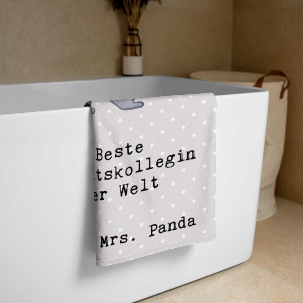 XL bath towel panda Best colleague in the world Handtuch XL Klassisch, Handtuch Übergröße, Kinderhandtuch, Nachhaltiges Handtuch XL, Flauschiges Handtuch XL, XL Handtuch Aus Bio Baumwolle, Frottier, Groß, XL Handtuch Mit Muster, XL Handtuch, Mikrofaser Handtuch XL, Umweltfreundliches Handtuch Groß, Strandhandtuch, Duschtuch XL, Strapazierfähiges XL Handtuch, Saunahandtuch, Handtuch Für Strand XL, Urlaub, Handtuch XL Für Kinder, Badetuch, Waschbares Handtuch XL, Handtuch XL Aus Baumwolle, XL Handtuch Bunt, Saugfähiges Großes Handtuch, Handtuch Für Große Personen, Handtuch XL Für Männer, Handtuch Für Wellness, Handtuch XL Geschenkidee, Handtuch Für Erwachsene XL, Handtuch mit Motiv, Badetuch Extra Groß, Baumwoll Handtuch, Design Handtuch XL, Handtuch Groß Für Sport, XL Handtuch Grau, Badetuch Kinder, Saunatuch XL, Großes Handtuch Für Badezimmer, Handtuch Für Dusche XL, Reisehandtuch, Handtuch XL Modern, Handtuch XL Für Frauen, Extra Großes Handtuch, Wellnessgeschenk, Handtuch Für Sauna Groß, Pflegeleichtes Handtuch Groß, Großes Handtuch, Badehandtuch XL, XL Handtuch Weiß, Weiches XL Handtuch, Großes Handtuch Unifarben, Geschenkidee, Geschenk, Schenken, Mitbringsel, Geburtstag, Geburtstagsgeschenk, für, Danke, Dankeschön, Bedanken, Freude machen, Geschenktipp, Kollegin, Arbeitskollegin, Büro, Arbeit, Berufsgenossin, Freundin, Beruf, Ruhestand, Mitarbeiterin, Abschiedsgeschenk