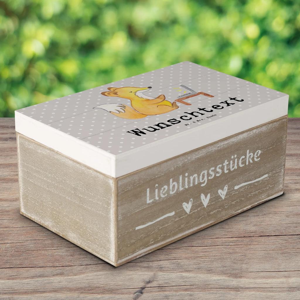 Personalisierte Holzkiste Fuchs Bester Arbeitskollege der Welt Erinnerungsbox Personalisiert, Truhe Personalisiert, Schatulle mit Namen, GEschenkdose Personalisiert, Schatzkiste Personalisiert, Truhe mit Namen, Kiste Personalisiert, Kiste mit Namen, Erinnerungsbox mit Namen, Schatulle Personalisiert, Schatzkiste mit Namen, Aufbewahrungsbox Personalisiert, Dekokiste Personalisiert, Dekokiste mit Namen, Holzkiste mit Namen, Erinnerungskiste Personalisiert, mit Namen, Aufbewahrungsbox mit Namen, Holzkiste Personalisiert, Geschenkbox Personalisiert, Geschenkidee, Geschenk, Schenken, Mitbringsel, Geburtstag, Geburtstagsgeschenk, für, Danke, Dankeschön, Bedanken, Freude machen, Geschenktipp, Berufsgenosse, Arbeit, Beruf, Kollege, Ruhestand, Abschiedsgeschenk, Arbeitskollege, Büro, Mitarbeiter
