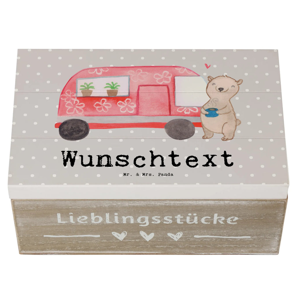 Personalised wooden chest bear camper mit Namen, Geschenkbox Personalisiert, Truhe mit Namen, Schatulle mit Namen, Dekokiste mit Namen, Holzkiste Personalisiert, Erinnerungsbox Personalisiert, Dekokiste Personalisiert, Aufbewahrungsbox Personalisiert, Schatzkiste mit Namen, Erinnerungskiste Personalisiert, Erinnerungsbox mit Namen, Kiste Personalisiert, Schatulle Personalisiert, Truhe Personalisiert, Holzkiste mit Namen, Schatzkiste Personalisiert, GEschenkdose Personalisiert, Aufbewahrungsbox mit Namen, Kiste mit Namen, Geschenk, Schenken, Sport, Sportart, Hobby, Danke, Dankeschön, Auszeichnung, Gewinn, Sportler, Roadtrip, Campingplatz, Zelten, Campen, Wohnmobil, Camper, Urlaub