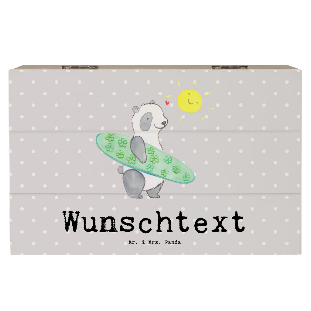 Personalisierte Holzkiste Panda Surfen Holzkiste Personalisiert, Schatulle Personalisiert, Erinnerungsbox Personalisiert, Dekokiste Personalisiert, Geschenkbox Personalisiert, Dekokiste mit Namen, Erinnerungsbox mit Namen, Schatzkiste Personalisiert, Schatzkiste mit Namen, Aufbewahrungsbox mit Namen, Truhe mit Namen, Truhe Personalisiert, Kiste Personalisiert, Kiste mit Namen, Erinnerungskiste Personalisiert, GEschenkdose Personalisiert, mit Namen, Schatulle mit Namen, Holzkiste mit Namen, Aufbewahrungsbox Personalisiert, Geschenk, Schenken, Sport, Sportart, Hobby, Danke, Dankeschön, Auszeichnung, Gewinn, Sportler, Surfschule, Surfen, Wellenreiten
