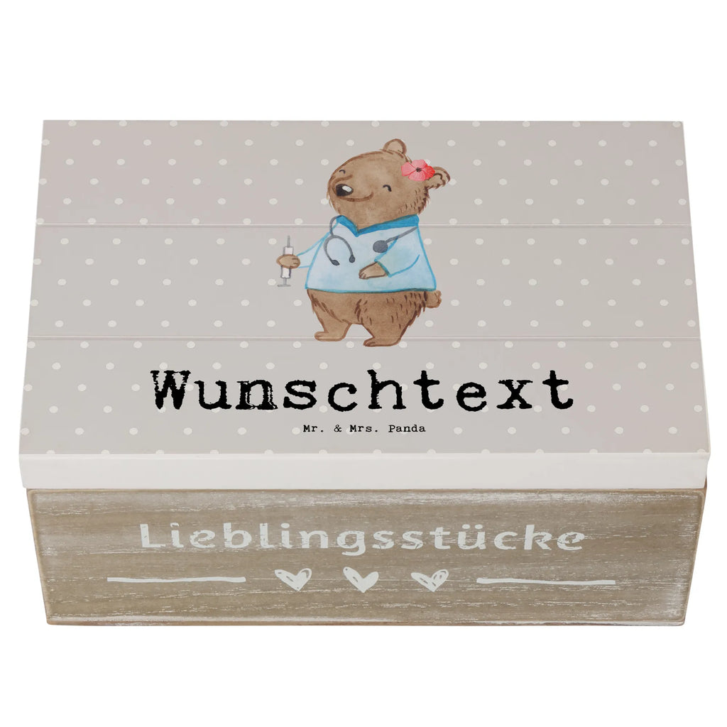 Personalisierte Holzkiste Krankenpflegehelferin Herz Aufbewahrungsbox Personalisiert, Kiste Personalisiert, Schatzkiste Personalisiert, Schatulle mit Namen, Schatulle Personalisiert, Truhe mit Namen, Dekokiste mit Namen, Truhe Personalisiert, Kiste mit Namen, Aufbewahrungsbox mit Namen, Holzkiste Personalisiert, Dekokiste Personalisiert, Holzkiste mit Namen, Geschenkbox Personalisiert, GEschenkdose Personalisiert, Erinnerungskiste Personalisiert, Erinnerungsbox Personalisiert, Schatzkiste mit Namen, Erinnerungsbox mit Namen, mit Namen, Beruf, Firma, Schenken, Mitarbeiter, Arbeitskollege, Danke, Kollegin, Geschenk, Kollege, Rente, Jubiläum, Abschied, Dankeschön, Ausbildung, Pflegehelferin, Krankenpflegehelferin, Pflegekraft