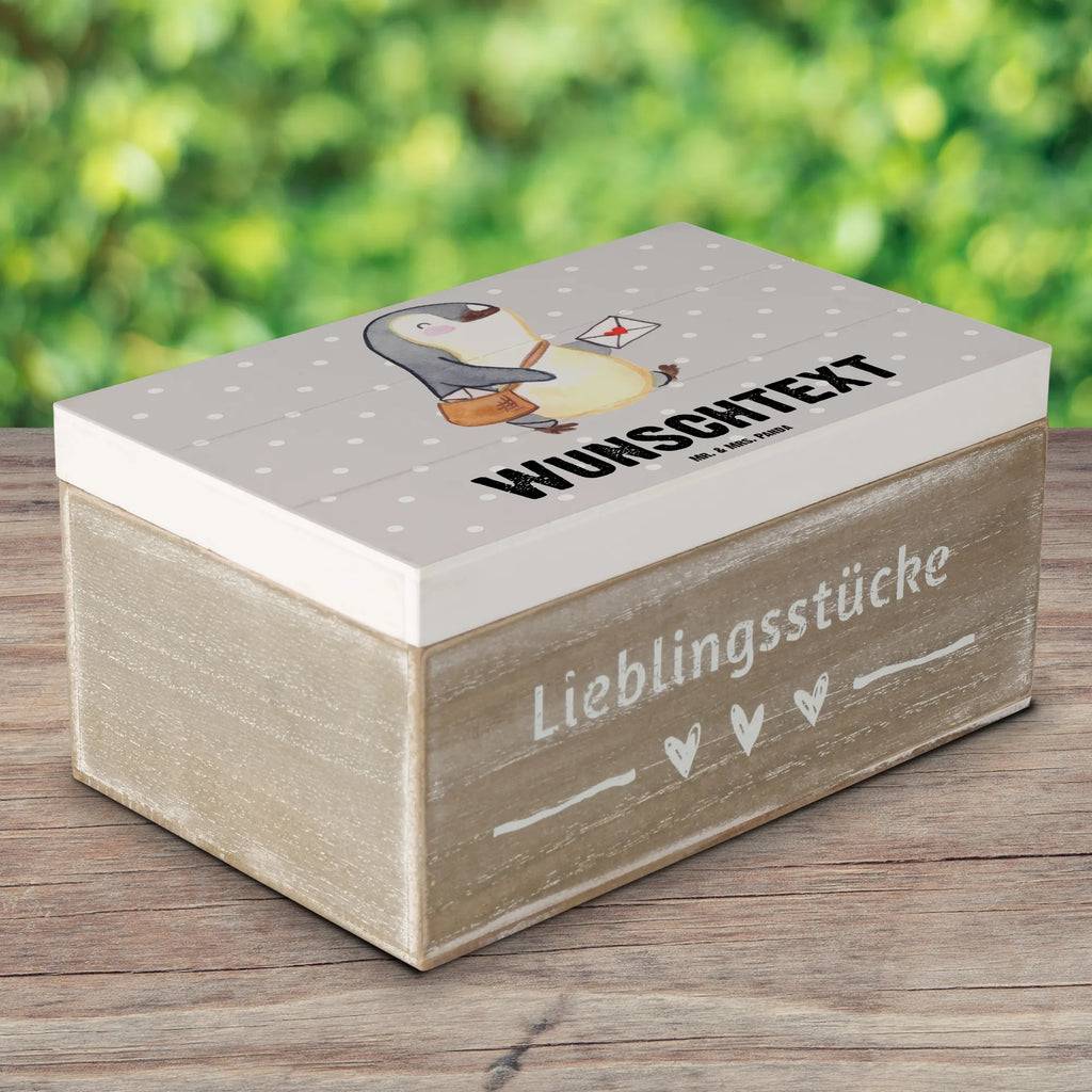 Personalizowane drewniane pudełko Listonosz serce Kiste mit Namen, Dekokiste Personalisiert, Aufbewahrungsbox mit Namen, Dekokiste mit Namen, Truhe Personalisiert, Truhe mit Namen, Geschenkbox Personalisiert, mit Namen, Schatulle Personalisiert, GEschenkdose Personalisiert, Schatzkiste mit Namen, Schatulle mit Namen, Erinnerungskiste Personalisiert, Erinnerungsbox Personalisiert, Erinnerungsbox mit Namen, Aufbewahrungsbox Personalisiert, Holzkiste Personalisiert, Schatzkiste Personalisiert, Holzkiste mit Namen, Kiste Personalisiert, Beruf, Firma, Schenken, Mitarbeiter, Arbeitskollege, Danke, Kollegin, Geschenk, Kollege, Rente, Jubiläum, Abschied, Dankeschön, Ausbildung, Postler, Briefzusteller, Postbote, Briefträger