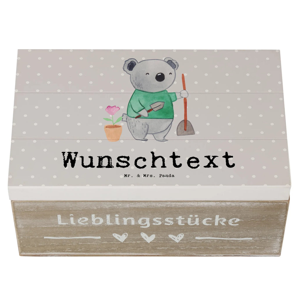 Personalisierte Holzkiste Garten- und Landschaftsbauerin mit Herz Erinnerungskiste Personalisiert, Schatulle Personalisiert, Kiste mit Namen, Kiste Personalisiert, Truhe Personalisiert, Schatzkiste Personalisiert, mit Namen, Dekokiste Personalisiert, Holzkiste Personalisiert, Aufbewahrungsbox Personalisiert, Schatulle mit Namen, Aufbewahrungsbox mit Namen, Erinnerungsbox mit Namen, Geschenkbox Personalisiert, Truhe mit Namen, Dekokiste mit Namen, Erinnerungsbox Personalisiert, Schatzkiste mit Namen, GEschenkdose Personalisiert, Holzkiste mit Namen, Beruf, Firma, Schenken, Mitarbeiter, Arbeitskollege, Danke, Kollegin, Geschenk, Kollege, Rente, Jubiläum, Abschied, Dankeschön, Ausbildung, Gartenplaner, Gartenbau, Gärtnerei, Hobbygärtnerin, Garten- und Landschaftsbauerin, Gärtnerin