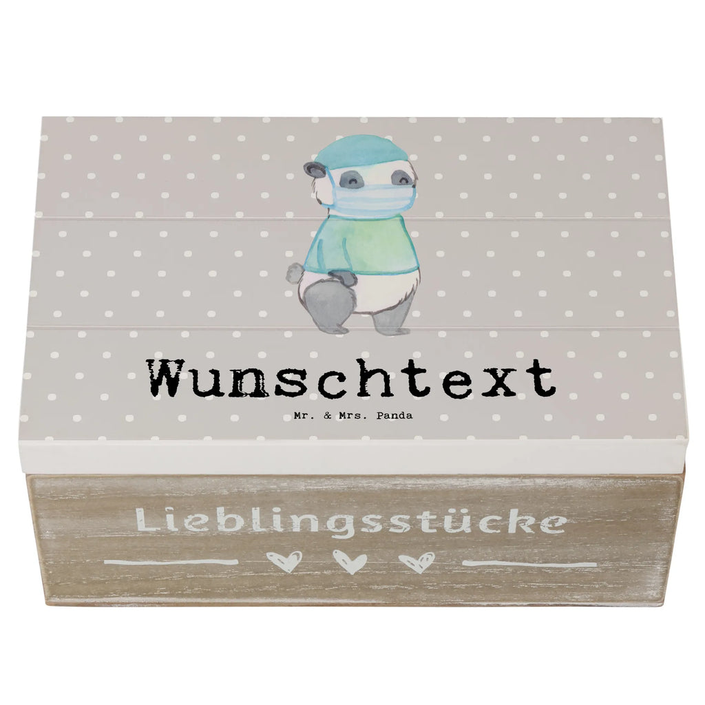 Personalisierte Holzkiste Operationsassistent mit Herz Kiste mit Namen, Schatzkiste mit Namen, Geschenkbox personalisiert, Holzkiste Personalisiert, Erinnerungsbox mit Namen, Dekokiste mit Namen, Schatulle mit Namen, Schatulle Personalisiert, mit Namen, Kiste Personalisiert, Schatzkiste Personalisiert, Aufbewahrungsbox Personalisiert, Erinnerungsbox Personalisiert, Aufbewahrungsbox mit Namen, Erinnerungskiste Personalisiert, Truhe Personalisiert, GEschenkdose personalisiert, Holzkiste mit Namen, Truhe mit Namen, Dekokiste Personalisiert, Erinnerungskiste, Beruf, Ausbildung, Jubiläum, Abschied, Rente, Kollege, Kollegin, Geschenk, Schenken, Arbeitskollege, Mitarbeiter, Firma, Danke, Dankeschön, OP Assistent, Operationstechnischer Assistent, Operationsassistenz, Operationsassistent, OTA