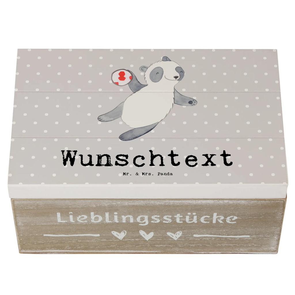Personalisierte Holzkiste Panda Handball spielen Dekokiste Personalisiert, Schatzkiste mit Namen, Dekokiste mit Namen, Truhe mit Namen, Erinnerungsbox Personalisiert, Kiste Personalisiert, Schatulle Personalisiert, Truhe Personalisiert, Holzkiste mit Namen, Erinnerungsbox mit Namen, Kiste mit Namen, Holzkiste Personalisiert, Erinnerungskiste Personalisiert, Schatulle mit Namen, Geschenkbox Personalisiert, Aufbewahrungsbox Personalisiert, GEschenkdose Personalisiert, Schatzkiste Personalisiert, mit Namen, Aufbewahrungsbox mit Namen, Geschenk, Schenken, Sport, Sportart, Hobby, Danke, Dankeschön, Auszeichnung, Gewinn, Sportler, Handball spielen, Handball Turnier, Handball Club, Handball Verein
