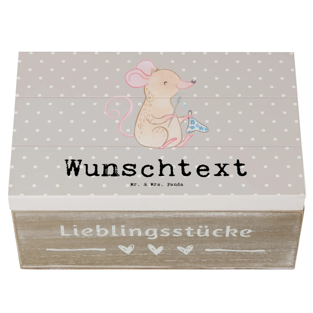 Personalised wooden chest Mouse Sew GEschenkdose personalisiert, Aufbewahrungsbox Personalisiert, Schatulle Personalisiert, Truhe Personalisiert, Kiste Personalisiert, Holzkiste mit Namen, Erinnerungsbox Personalisiert, Schatzkiste mit Namen, mit Namen, Kiste mit Namen, Schatulle mit Namen, Aufbewahrungsbox mit Namen, Dekokiste mit Namen, Dekokiste Personalisiert, Geschenkbox personalisiert, Holzkiste Personalisiert, Erinnerungsbox mit Namen, Erinnerungskiste, Erinnerungskiste Personalisiert, Schatzkiste Personalisiert, Truhe mit Namen, Geschenk, Sport, Sportart, Hobby, Schenken, Danke, Dankeschön, Auszeichnung, Gewinn, Sportler, kreatives Hobby, DIY, Nähmaschine, Nähkurs, Nähen