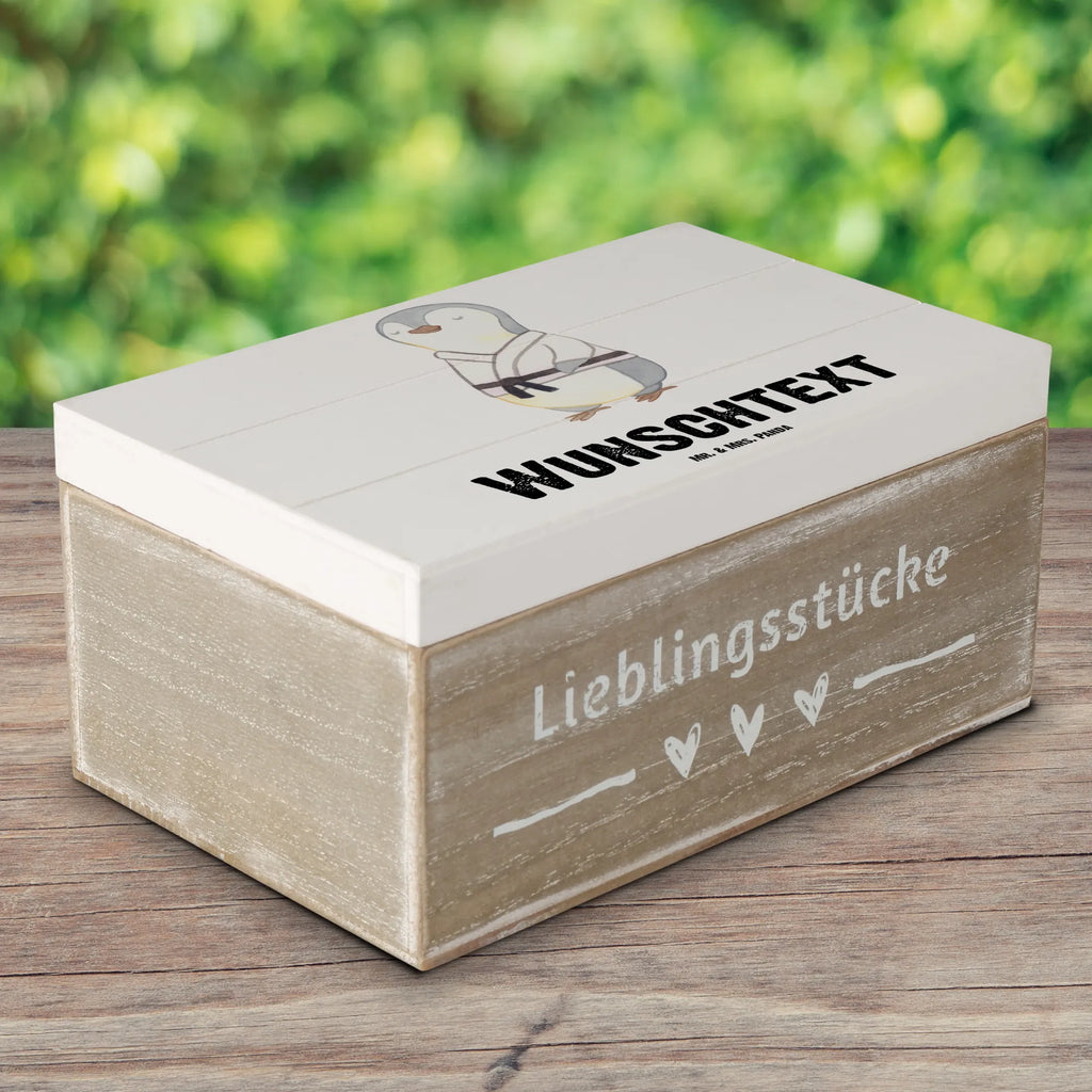 Personalizowane drewniane pudełko Pingwin karate Aufbewahrungsbox Personalisiert, Holzkiste mit Namen, Holzkiste Personalisiert, Geschenkbox Personalisiert, Erinnerungsbox Personalisiert, Erinnerungskiste Personalisiert, GEschenkdose Personalisiert, Kiste mit Namen, Schatzkiste mit Namen, Schatulle Personalisiert, Schatulle mit Namen, Kiste Personalisiert, mit Namen, Truhe Personalisiert, Erinnerungsbox mit Namen, Dekokiste mit Namen, Truhe mit Namen, Aufbewahrungsbox mit Namen, Dekokiste Personalisiert, Schatzkiste Personalisiert, Geschenk, Schenken, Sport, Sportart, Hobby, Danke, Dankeschön, Auszeichnung, Gewinn, Sportler, Kampfkunst, Karate, Karate Verein, Selbstverteidigung, Kampfsportart