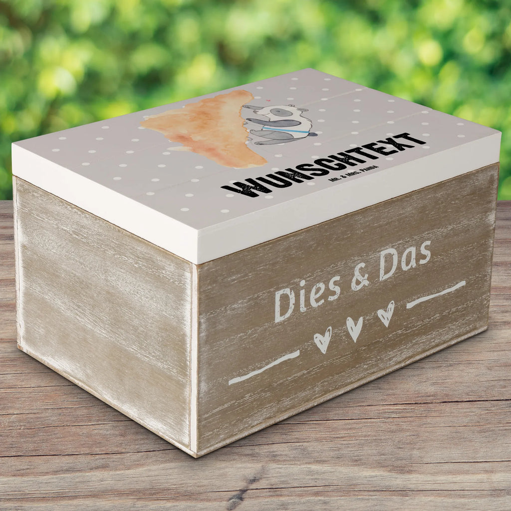 Personalised wooden chest panda Climb Geschenkbox Personalisiert, Schatulle Personalisiert, Kiste mit Namen, Schatulle mit Namen, Erinnerungsbox Personalisiert, Erinnerungsbox mit Namen, Erinnerungskiste Personalisiert, GEschenkdose Personalisiert, Schatzkiste Personalisiert, mit Namen, Schatzkiste mit Namen, Dekokiste Personalisiert, Truhe mit Namen, Holzkiste Personalisiert, Dekokiste mit Namen, Truhe Personalisiert, Aufbewahrungsbox Personalisiert, Kiste Personalisiert, Holzkiste mit Namen, Aufbewahrungsbox mit Namen, Geschenk, Schenken, Sport, Sportart, Hobby, Danke, Dankeschön, Auszeichnung, Gewinn, Sportler, Kletterhalle, Bouldern, Klettern, Klettersport