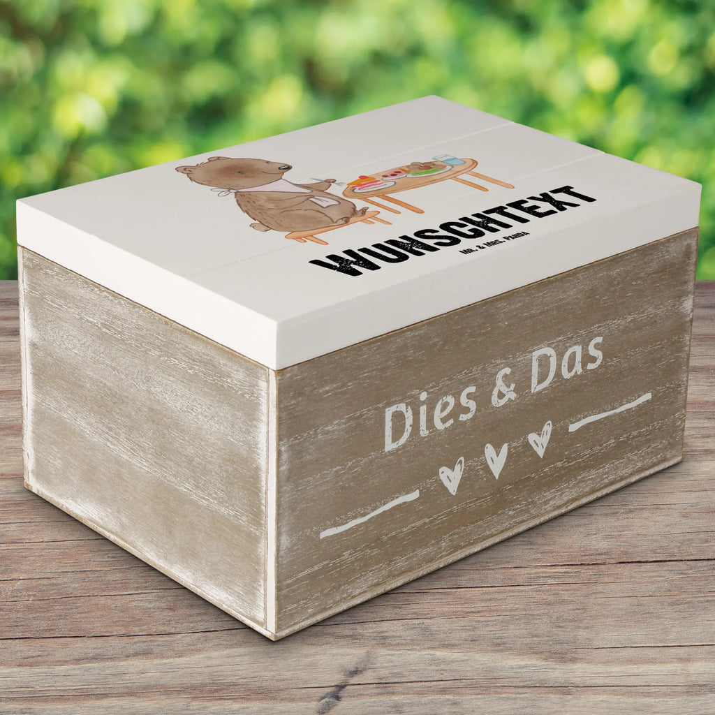 Personalizowane drewniane pudełko niedźwiedź Jedzenie na mieście Aufbewahrungsbox Personalisiert, Dekokiste mit Namen, Schatulle mit Namen, Geschenkbox Personalisiert, mit Namen, Kiste mit Namen, Holzkiste mit Namen, Aufbewahrungsbox mit Namen, GEschenkdose Personalisiert, Schatzkiste mit Namen, Erinnerungsbox Personalisiert, Schatzkiste Personalisiert, Erinnerungskiste Personalisiert, Kiste Personalisiert, Erinnerungsbox mit Namen, Schatulle Personalisiert, Holzkiste Personalisiert, Dekokiste Personalisiert, Truhe Personalisiert, Truhe mit Namen, Geschenk, Schenken, Sport, Sportart, Hobby, Danke, Dankeschön, Auszeichnung, Gewinn, Sportler, Restaurant, Essen gehen, Restaurantbesuch, Essen