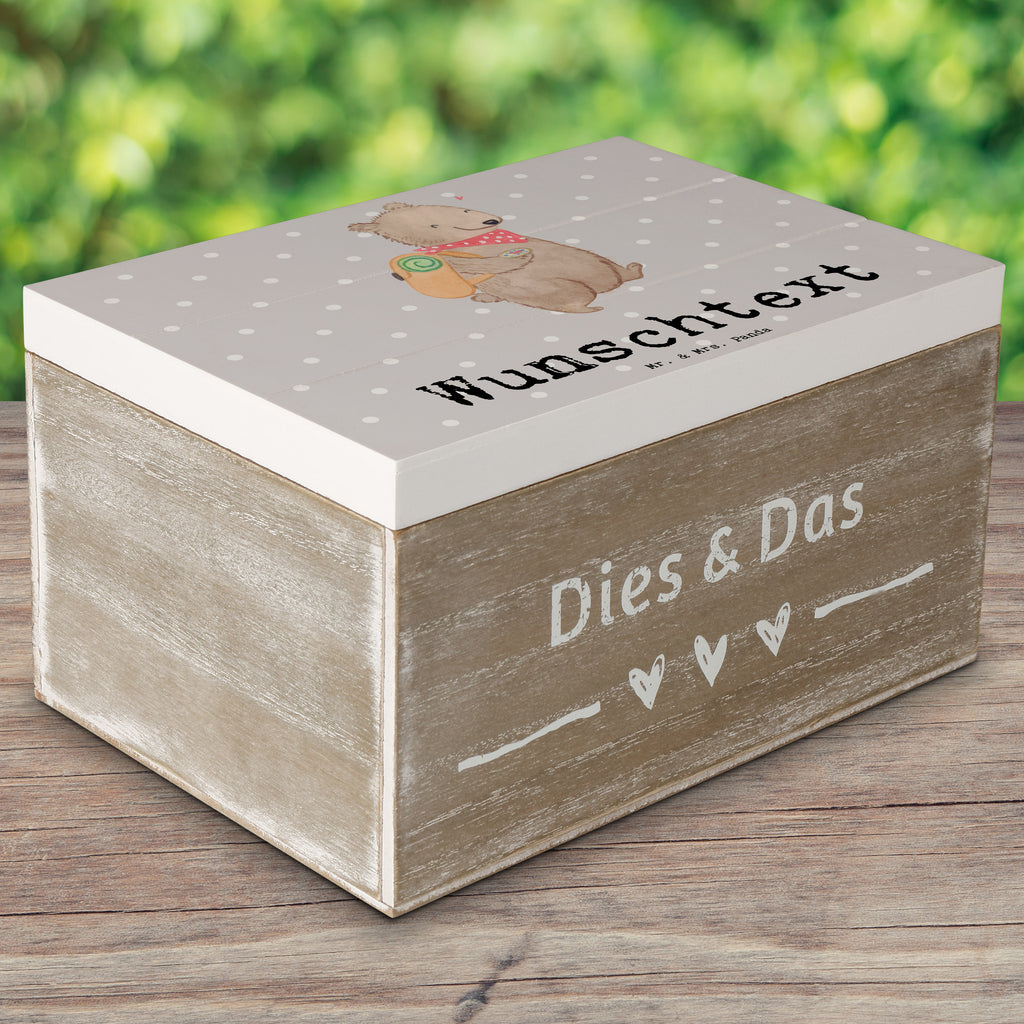 Personalisierte Holzkiste Bär Wandern mit Namen, Schatzkiste Personalisiert, Geschenkbox Personalisiert, Dekokiste mit Namen, Dekokiste Personalisiert, GEschenkdose Personalisiert, Schatulle mit Namen, Schatzkiste mit Namen, Kiste Personalisiert, Kiste mit Namen, Schatulle Personalisiert, Holzkiste mit Namen, Truhe Personalisiert, Erinnerungsbox mit Namen, Erinnerungskiste Personalisiert, Erinnerungsbox Personalisiert, Holzkiste Personalisiert, Truhe mit Namen, Aufbewahrungsbox mit Namen, Aufbewahrungsbox Personalisiert, Geschenk, Schenken, Sport, Sportart, Hobby, Danke, Dankeschön, Auszeichnung, Gewinn, Sportler, Outdoor Sport, Freizeitsport, Spazieren, Bergsteigen, Wandern, Wintertouren, Natur Entdecken