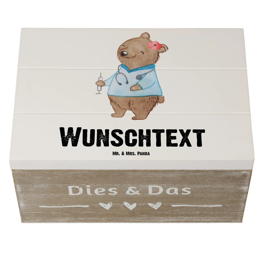 Personalisierte Holzkiste Krankenpflegehelferin Herz Aufbewahrungsbox Personalisiert, Kiste Personalisiert, Schatzkiste Personalisiert, Schatulle mit Namen, Schatulle Personalisiert, Truhe mit Namen, Dekokiste mit Namen, Truhe Personalisiert, Kiste mit Namen, Aufbewahrungsbox mit Namen, Holzkiste Personalisiert, Dekokiste Personalisiert, Holzkiste mit Namen, Geschenkbox Personalisiert, GEschenkdose Personalisiert, Erinnerungskiste Personalisiert, Erinnerungsbox Personalisiert, Schatzkiste mit Namen, Erinnerungsbox mit Namen, mit Namen, Beruf, Firma, Schenken, Mitarbeiter, Arbeitskollege, Danke, Kollegin, Geschenk, Kollege, Rente, Jubiläum, Abschied, Dankeschön, Ausbildung, Pflegehelferin, Krankenpflegehelferin, Pflegekraft