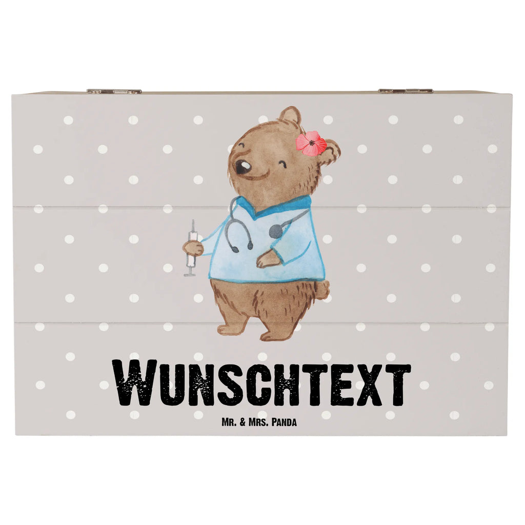 Personalisierte Holzkiste Krankenpflegehelferin Herz Aufbewahrungsbox Personalisiert, Kiste Personalisiert, Schatzkiste Personalisiert, Schatulle mit Namen, Schatulle Personalisiert, Truhe mit Namen, Dekokiste mit Namen, Truhe Personalisiert, Kiste mit Namen, Aufbewahrungsbox mit Namen, Holzkiste Personalisiert, Dekokiste Personalisiert, Holzkiste mit Namen, Geschenkbox Personalisiert, GEschenkdose Personalisiert, Erinnerungskiste Personalisiert, Erinnerungsbox Personalisiert, Schatzkiste mit Namen, Erinnerungsbox mit Namen, mit Namen, Beruf, Firma, Schenken, Mitarbeiter, Arbeitskollege, Danke, Kollegin, Geschenk, Kollege, Rente, Jubiläum, Abschied, Dankeschön, Ausbildung, Pflegehelferin, Krankenpflegehelferin, Pflegekraft