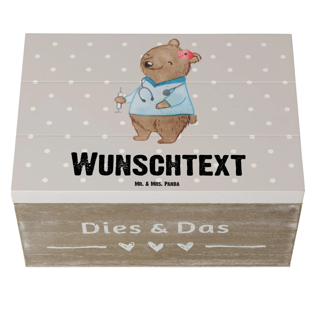 Personalisierte Holzkiste Krankenpflegehelferin Herz Aufbewahrungsbox Personalisiert, Kiste Personalisiert, Schatzkiste Personalisiert, Schatulle mit Namen, Schatulle Personalisiert, Truhe mit Namen, Dekokiste mit Namen, Truhe Personalisiert, Kiste mit Namen, Aufbewahrungsbox mit Namen, Holzkiste Personalisiert, Dekokiste Personalisiert, Holzkiste mit Namen, Geschenkbox Personalisiert, GEschenkdose Personalisiert, Erinnerungskiste Personalisiert, Erinnerungsbox Personalisiert, Schatzkiste mit Namen, Erinnerungsbox mit Namen, mit Namen, Beruf, Firma, Schenken, Mitarbeiter, Arbeitskollege, Danke, Kollegin, Geschenk, Kollege, Rente, Jubiläum, Abschied, Dankeschön, Ausbildung, Pflegehelferin, Krankenpflegehelferin, Pflegekraft
