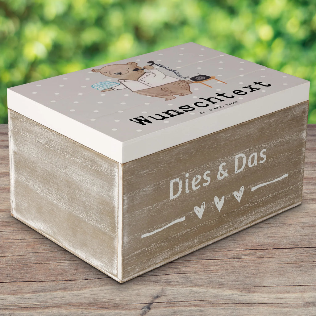 Personalisierte Holzkiste Hotelfachmann mit Herz GEschenkdose Personalisiert, Schatzkiste Personalisiert, Aufbewahrungsbox mit Namen, Dekokiste Personalisiert, Kiste Personalisiert, Geschenkbox Personalisiert, Holzkiste mit Namen, Schatulle mit Namen, Dekokiste mit Namen, Truhe Personalisiert, Truhe mit Namen, Erinnerungskiste Personalisiert, Erinnerungsbox mit Namen, mit Namen, Schatzkiste mit Namen, Erinnerungsbox Personalisiert, Schatulle Personalisiert, Holzkiste Personalisiert, Kiste mit Namen, Aufbewahrungsbox Personalisiert, Beruf, Firma, Schenken, Mitarbeiter, Arbeitskollege, Danke, Kollegin, Geschenk, Kollege, Rente, Jubiläum, Abschied, Dankeschön, Ausbildung, Hotelier, Hotelfachangestellter, Hotelfachmann, Hotelkaufmann, Hoteleröffnung