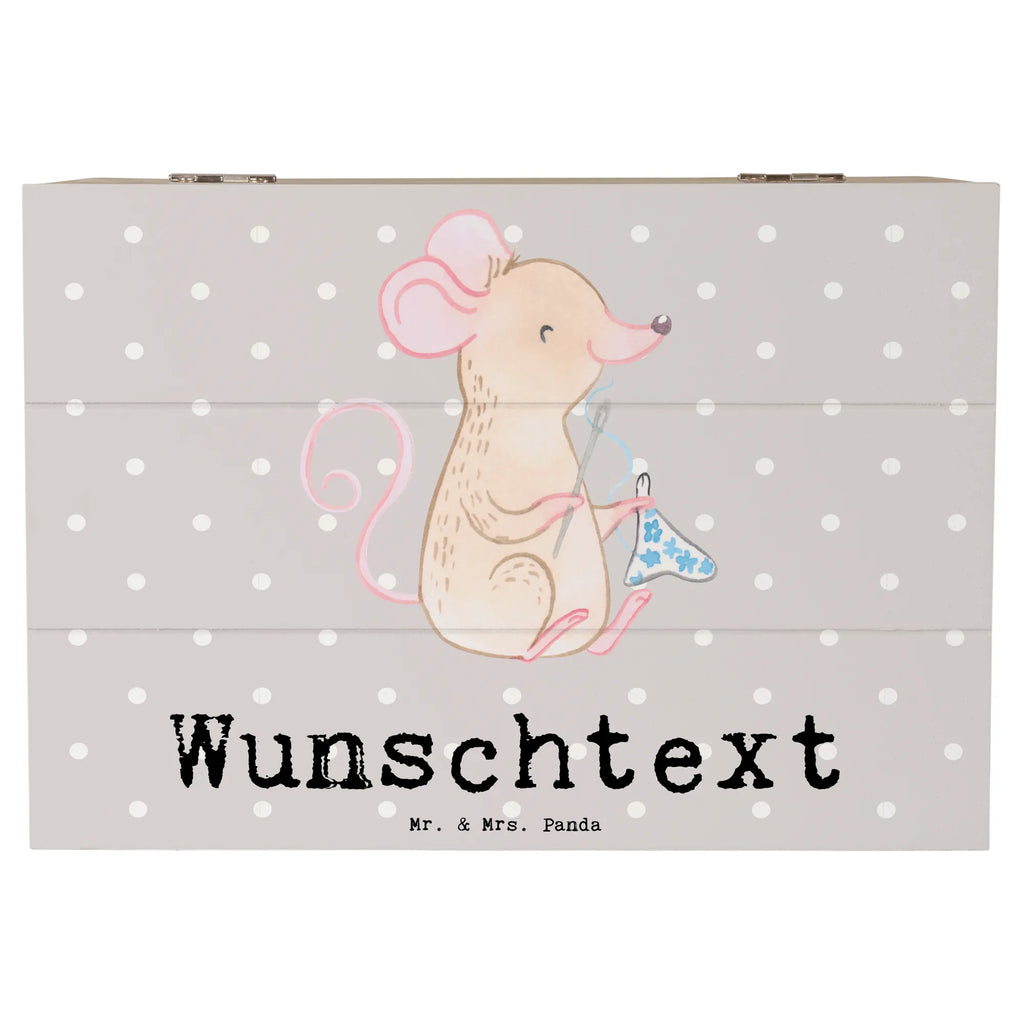 Personalised wooden chest Mouse Sew GEschenkdose personalisiert, Aufbewahrungsbox Personalisiert, Schatulle Personalisiert, Truhe Personalisiert, Kiste Personalisiert, Holzkiste mit Namen, Erinnerungsbox Personalisiert, Schatzkiste mit Namen, mit Namen, Kiste mit Namen, Schatulle mit Namen, Aufbewahrungsbox mit Namen, Dekokiste mit Namen, Dekokiste Personalisiert, Geschenkbox personalisiert, Holzkiste Personalisiert, Erinnerungsbox mit Namen, Erinnerungskiste, Erinnerungskiste Personalisiert, Schatzkiste Personalisiert, Truhe mit Namen, Geschenk, Sport, Sportart, Hobby, Schenken, Danke, Dankeschön, Auszeichnung, Gewinn, Sportler, kreatives Hobby, DIY, Nähmaschine, Nähkurs, Nähen