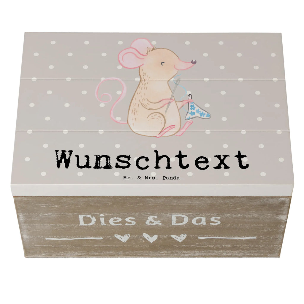 Personalised wooden chest Mouse Sew GEschenkdose personalisiert, Aufbewahrungsbox Personalisiert, Schatulle Personalisiert, Truhe Personalisiert, Kiste Personalisiert, Holzkiste mit Namen, Erinnerungsbox Personalisiert, Schatzkiste mit Namen, mit Namen, Kiste mit Namen, Schatulle mit Namen, Aufbewahrungsbox mit Namen, Dekokiste mit Namen, Dekokiste Personalisiert, Geschenkbox personalisiert, Holzkiste Personalisiert, Erinnerungsbox mit Namen, Erinnerungskiste, Erinnerungskiste Personalisiert, Schatzkiste Personalisiert, Truhe mit Namen, Geschenk, Sport, Sportart, Hobby, Schenken, Danke, Dankeschön, Auszeichnung, Gewinn, Sportler, kreatives Hobby, DIY, Nähmaschine, Nähkurs, Nähen