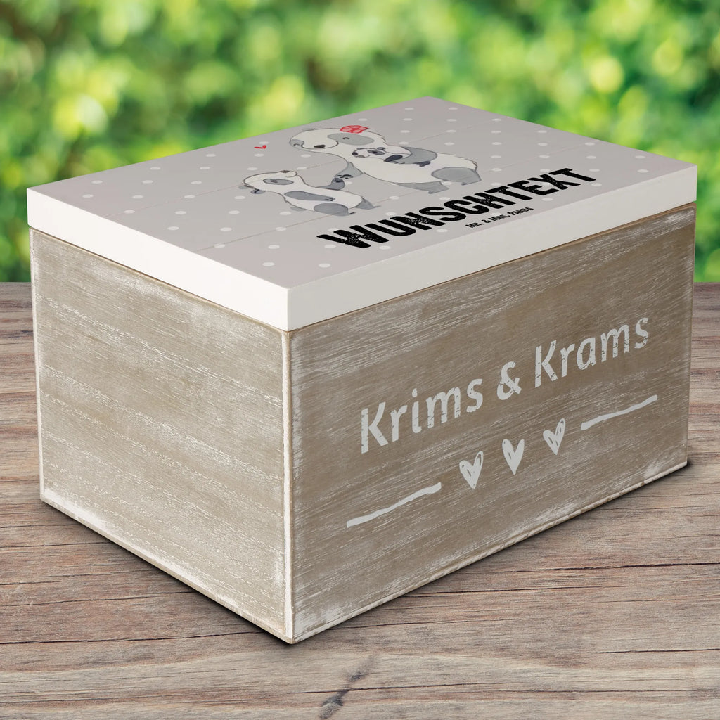 Personalised wooden chest panda best mom in the world Schatzkiste mit Namen, Holzkiste Personalisiert, Schatulle Personalisiert, Geschenkbox Personalisiert, mit Namen, Aufbewahrungsbox Personalisiert, Erinnerungskiste Personalisiert, Schatulle mit Namen, Holzkiste mit Namen, Truhe mit Namen, Erinnerungsbox mit Namen, Erinnerungsbox Personalisiert, Dekokiste mit Namen, Kiste mit Namen, Kiste Personalisiert, Truhe Personalisiert, GEschenkdose Personalisiert, Schatzkiste Personalisiert, Dekokiste Personalisiert, Aufbewahrungsbox mit Namen, Schenken, für, Geburtstag, Geburtstagsgeschenk, Geschenk, Freude machen, Geschenkidee, Mitbringsel, Geschenktipp, Danke, Bedanken, Dankeschön, Mutter, Beste Mama, Mommy, Mom, Tochter, Mutti, Muttertag, Supermama, Ma, Sohn, Mama, Mami, Beste