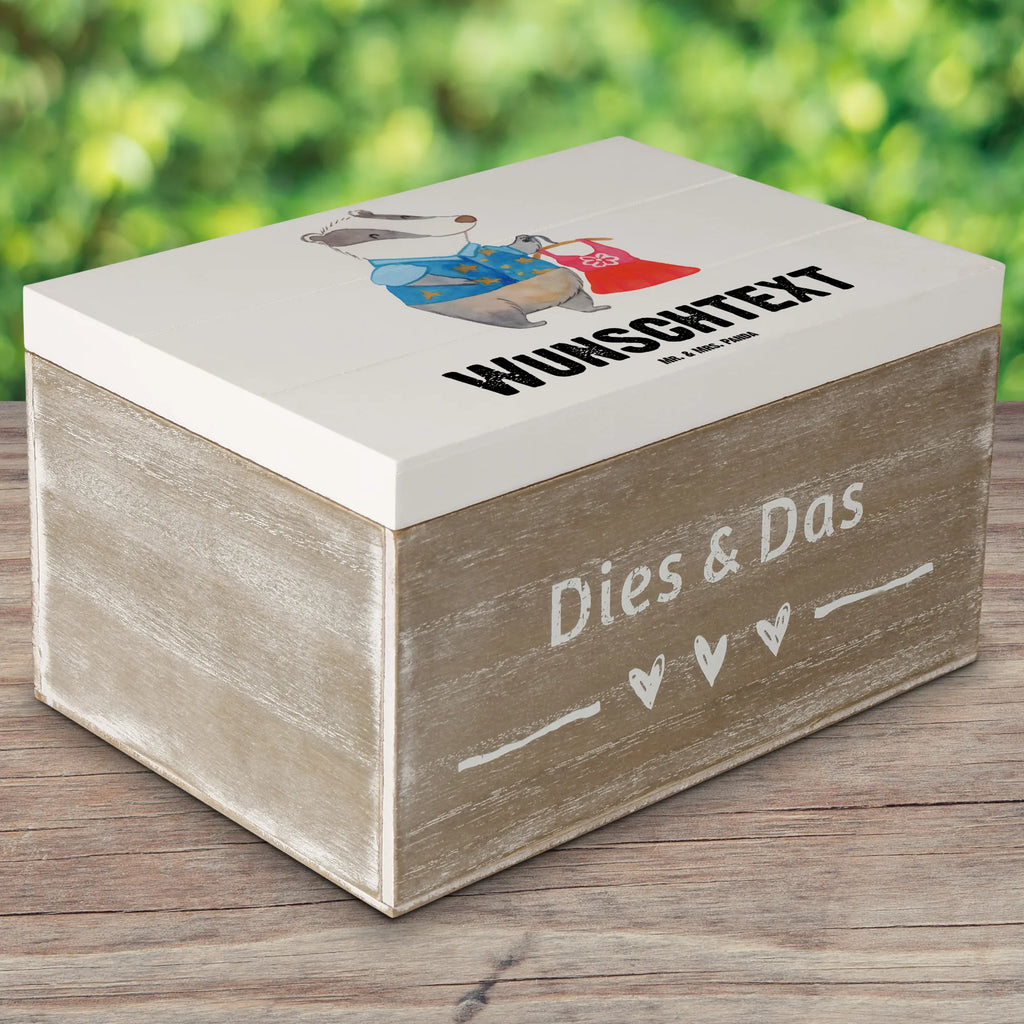 Personalisierte Holzkiste Modedesignerin mit Herz Erinnerungsbox mit Namen, Truhe mit Namen, Schatzkiste mit Namen, mit Namen, Geschenkbox personalisiert, Kiste Personalisiert, Truhe Personalisiert, Aufbewahrungsbox mit Namen, Erinnerungsbox Personalisiert, Schatulle Personalisiert, Schatulle mit Namen, Holzkiste Personalisiert, Erinnerungskiste Personalisiert, Holzkiste mit Namen, Kiste mit Namen, Dekokiste mit Namen, Schatzkiste Personalisiert, Erinnerungskiste, GEschenkdose personalisiert, Aufbewahrungsbox Personalisiert, Dekokiste Personalisiert, Beruf, Ausbildung, Jubiläum, Abschied, Rente, Kollege, Kollegin, Geschenk, Schenken, Arbeitskollege, Mitarbeiter, Firma, Danke, Dankeschön, Modedesignerin, Fashion Designerin, Modeschöpferin