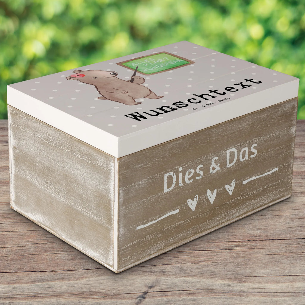 Personalizowane drewniane pudełko Nauczycielka języka niemieckiego serce Geschenkbox personalisiert, Truhe mit Namen, Truhe Personalisiert, Kiste mit Namen, mit Namen, Erinnerungskiste Personalisiert, Erinnerungsbox Personalisiert, Schatulle Personalisiert, Kiste Personalisiert, Schatulle mit Namen, Schatzkiste mit Namen, Aufbewahrungsbox mit Namen, Schatzkiste Personalisiert, Dekokiste Personalisiert, Aufbewahrungsbox Personalisiert, Dekokiste mit Namen, Erinnerungskiste, GEschenkdose personalisiert, Holzkiste Personalisiert, Erinnerungsbox mit Namen, Holzkiste mit Namen, Beruf, Ausbildung, Jubiläum, Abschied, Rente, Kollege, Kollegin, Geschenk, Schenken, Arbeitskollege, Mitarbeiter, Firma, Danke, Dankeschön, Schule, Grundschule, Deutschunterricht, Deutschlehrerin