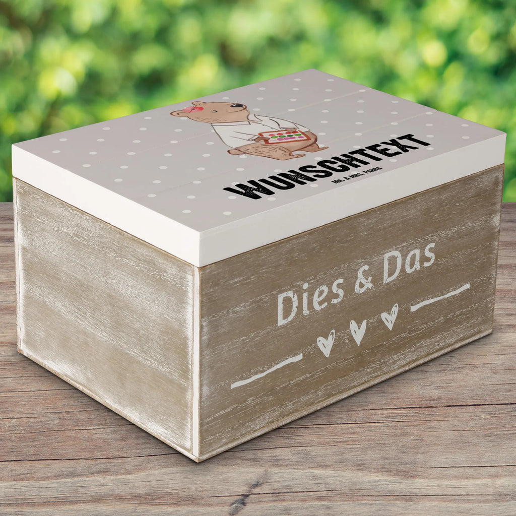 Personalizowane drewniane pudełko specjalistka bankowa serce Holzkiste mit Namen, Dekokiste mit Namen, Erinnerungsbox Personalisiert, Geschenkbox Personalisiert, Erinnerungsbox mit Namen, Holzkiste Personalisiert, Aufbewahrungsbox mit Namen, GEschenkdose Personalisiert, mit Namen, Dekokiste Personalisiert, Schatulle Personalisiert, Schatzkiste mit Namen, Erinnerungskiste Personalisiert, Schatulle mit Namen, Truhe mit Namen, Kiste mit Namen, Kiste Personalisiert, Truhe Personalisiert, Aufbewahrungsbox Personalisiert, Schatzkiste Personalisiert, Beruf, Ausbildung, Abschied, Rente, Dankeschön, Jubiläum, Kollege, Kollegin, Arbeitskollege, Mitarbeiter, Firma, Schenken, Geschenk, Danke, Bankfachfrau, Bankangestellte, Bankberaterin, Bänkerin