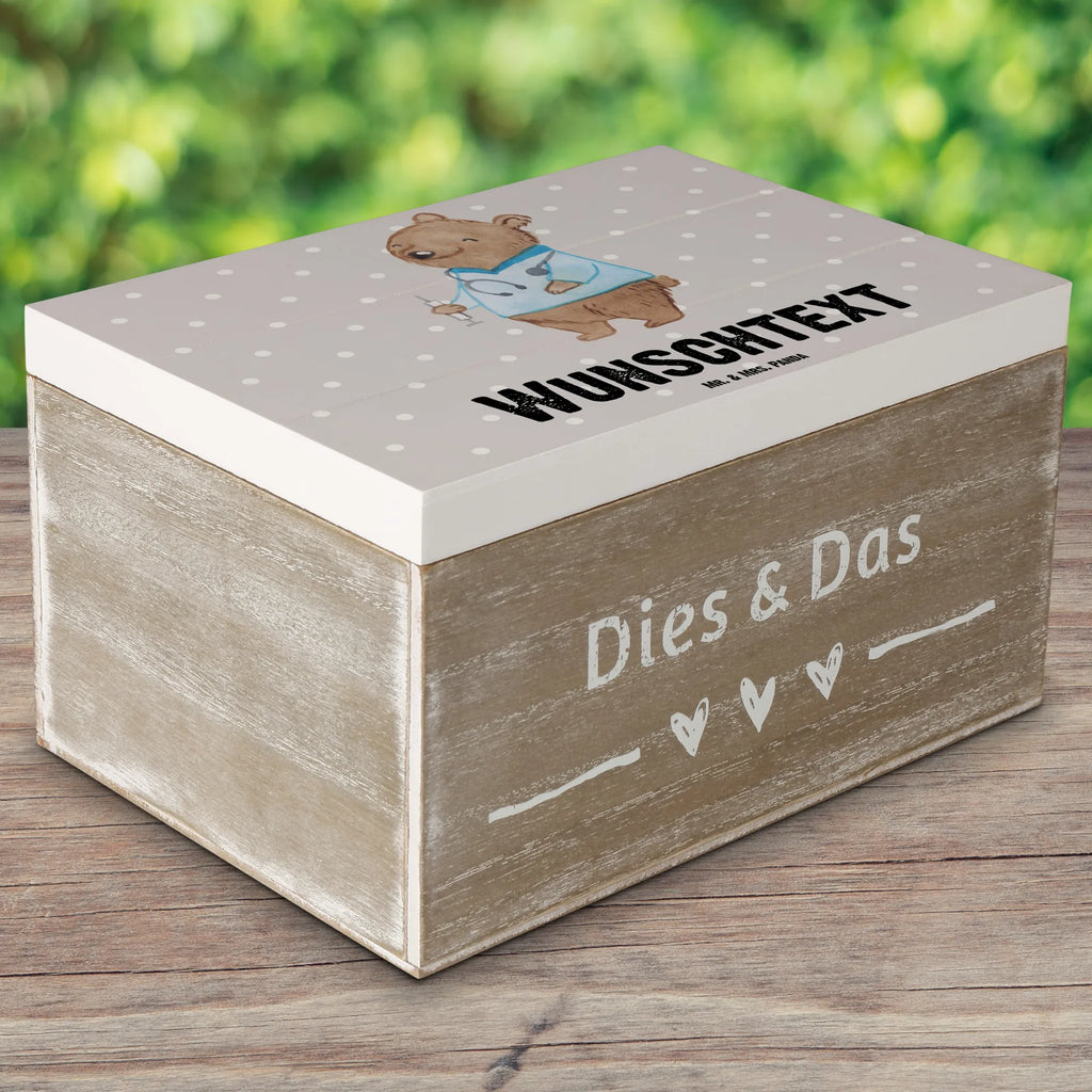 Personalizowane drewniane pudełko anestezjolog serce Holzkiste Personalisiert, Aufbewahrungsbox mit Namen, Schatulle Personalisiert, mit Namen, Holzkiste mit Namen, Erinnerungsbox Personalisiert, Aufbewahrungsbox Personalisiert, Dekokiste Personalisiert, Schatzkiste mit Namen, Geschenkbox Personalisiert, Schatzkiste Personalisiert, Truhe mit Namen, Schatulle mit Namen, Dekokiste mit Namen, Erinnerungskiste Personalisiert, Truhe Personalisiert, Erinnerungsbox mit Namen, GEschenkdose Personalisiert, Kiste mit Namen, Kiste Personalisiert, Beruf, Firma, Schenken, Mitarbeiter, Arbeitskollege, Danke, Kollegin, Geschenk, Kollege, Rente, Jubiläum, Abschied, Dankeschön, Ausbildung, Anästhesie, Narkosearzt, Krankenhaus, Studium, Anästhesist