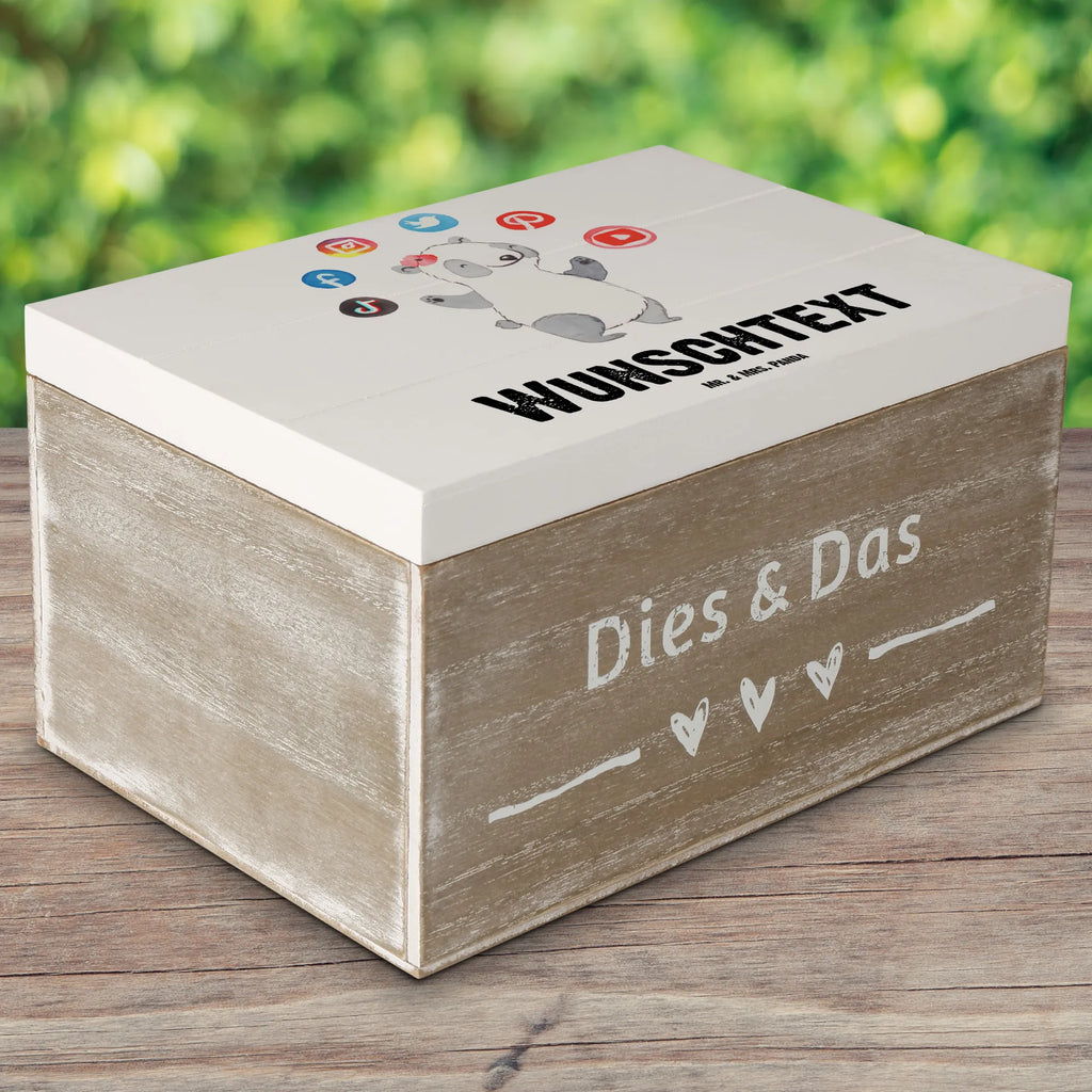 Personalizowane drewniane pudełko Specjalistka ds. spedycji i usług logistycznych Serce Kiste mit Namen, Holzkiste mit Namen, Erinnerungsbox mit Namen, Holzkiste Personalisiert, mit Namen, Aufbewahrungsbox mit Namen, Erinnerungsbox Personalisiert, Schatzkiste Personalisiert, GEschenkdose Personalisiert, Dekokiste Personalisiert, Kiste Personalisiert, Truhe Personalisiert, Aufbewahrungsbox Personalisiert, Schatulle mit Namen, Geschenkbox Personalisiert, Erinnerungskiste Personalisiert, Truhe mit Namen, Dekokiste mit Namen, Schatzkiste mit Namen, Schatulle Personalisiert, Beruf, Firma, Schenken, Mitarbeiter, Arbeitskollege, Danke, Kollegin, Geschenk, Kollege, Rente, Jubiläum, Abschied, Dankeschön, Ausbildung