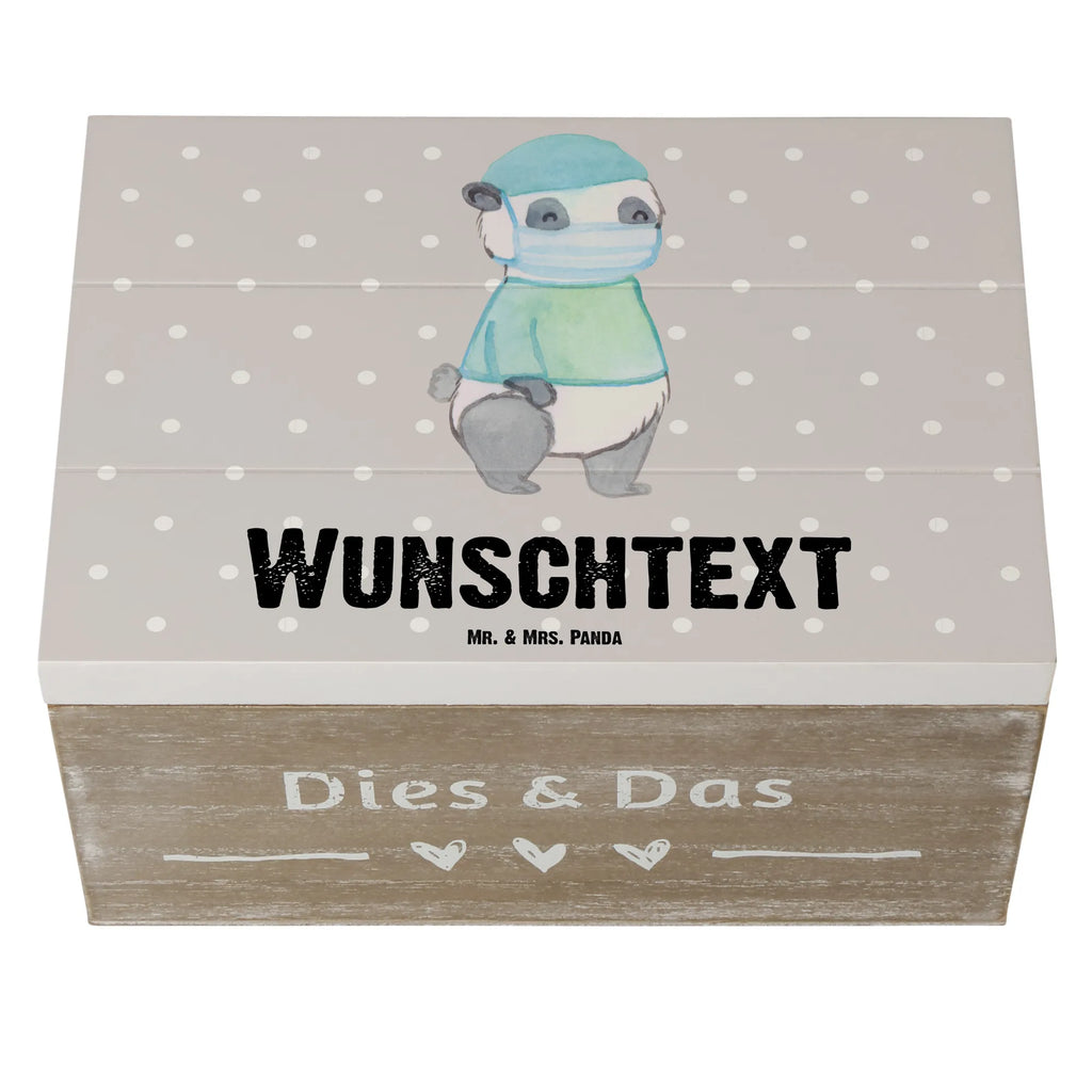 Personalisierte Holzkiste Operationsassistent mit Herz Kiste mit Namen, Schatzkiste mit Namen, Geschenkbox personalisiert, Holzkiste Personalisiert, Erinnerungsbox mit Namen, Dekokiste mit Namen, Schatulle mit Namen, Schatulle Personalisiert, mit Namen, Kiste Personalisiert, Schatzkiste Personalisiert, Aufbewahrungsbox Personalisiert, Erinnerungsbox Personalisiert, Aufbewahrungsbox mit Namen, Erinnerungskiste Personalisiert, Truhe Personalisiert, GEschenkdose personalisiert, Holzkiste mit Namen, Truhe mit Namen, Dekokiste Personalisiert, Erinnerungskiste, Beruf, Ausbildung, Jubiläum, Abschied, Rente, Kollege, Kollegin, Geschenk, Schenken, Arbeitskollege, Mitarbeiter, Firma, Danke, Dankeschön, OP Assistent, Operationstechnischer Assistent, Operationsassistenz, Operationsassistent, OTA