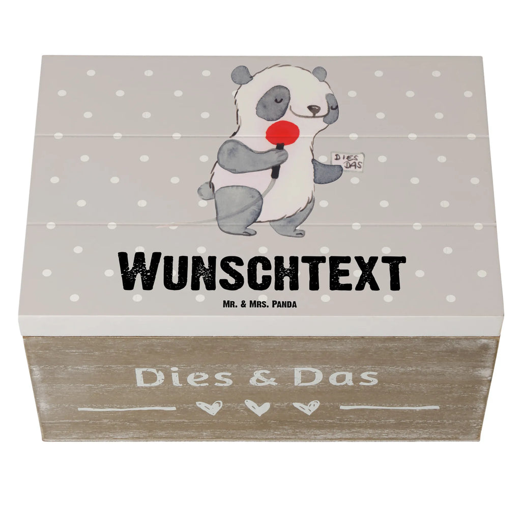 Personalizowane drewniane pudełko Reporter serce Holzkiste mit Namen, Erinnerungskiste, mit Namen, Truhe mit Namen, Aufbewahrungsbox Personalisiert, Schatzkiste Personalisiert, Truhe Personalisiert, Aufbewahrungsbox mit Namen, Erinnerungsbox Personalisiert, Geschenkbox personalisiert, Dekokiste mit Namen, Schatzkiste mit Namen, Schatulle Personalisiert, Kiste Personalisiert, Kiste mit Namen, GEschenkdose personalisiert, Erinnerungsbox mit Namen, Dekokiste Personalisiert, Erinnerungskiste Personalisiert, Holzkiste Personalisiert, Schatulle mit Namen, Beruf, Ausbildung, Jubiläum, Abschied, Rente, Kollege, Kollegin, Geschenk, Schenken, Arbeitskollege, Mitarbeiter, Firma, Danke, Dankeschön