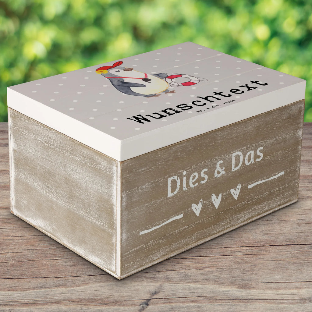 Personalizowane drewniane pudełko ratowniczka serce Schatulle Personalisiert, Schatulle mit Namen, Erinnerungsbox Personalisiert, Truhe Personalisiert, Aufbewahrungsbox Personalisiert, GEschenkdose Personalisiert, Erinnerungsbox mit Namen, Holzkiste mit Namen, Geschenkbox Personalisiert, mit Namen, Schatzkiste mit Namen, Kiste mit Namen, Kiste Personalisiert, Holzkiste Personalisiert, Truhe mit Namen, Erinnerungskiste Personalisiert, Schatzkiste Personalisiert, Aufbewahrungsbox mit Namen, Dekokiste Personalisiert, Dekokiste mit Namen, Beruf, Firma, Schenken, Mitarbeiter, Arbeitskollege, Danke, Kollegin, Geschenk, Kollege, Rente, Jubiläum, Abschied, Dankeschön, Ausbildung, Rettungsschwimmerin, Schwimmbad, Freibad, Badeanstalt, Schwimmmeisterin, Schwimmschule, Bademeisterin, Schwimmverein