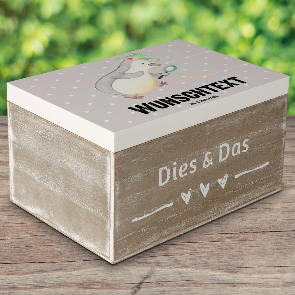 Personalizowane drewniane pudełko detektywka serce Kiste mit Namen, Truhe mit Namen, Erinnerungsbox Personalisiert, Schatzkiste Personalisiert, Schatzkiste mit Namen, Dekokiste mit Namen, Erinnerungsbox mit Namen, Aufbewahrungsbox mit Namen, Erinnerungskiste, Holzkiste mit Namen, Holzkiste Personalisiert, Erinnerungskiste Personalisiert, Truhe Personalisiert, Dekokiste Personalisiert, GEschenkdose personalisiert, mit Namen, Aufbewahrungsbox Personalisiert, Kiste Personalisiert, Schatulle mit Namen, Geschenkbox personalisiert, Schatulle Personalisiert, Beruf, Ausbildung, Jubiläum, Abschied, Rente, Kollege, Kollegin, Geschenk, Schenken, Arbeitskollege, Mitarbeiter, Firma, Danke, Dankeschön, Detektivin, Wirtschaftsdetektei, Agentin, Berufsdetektivin, Privatdetektei, Ermittlerin, Spurensuche, Detektivausbildung
